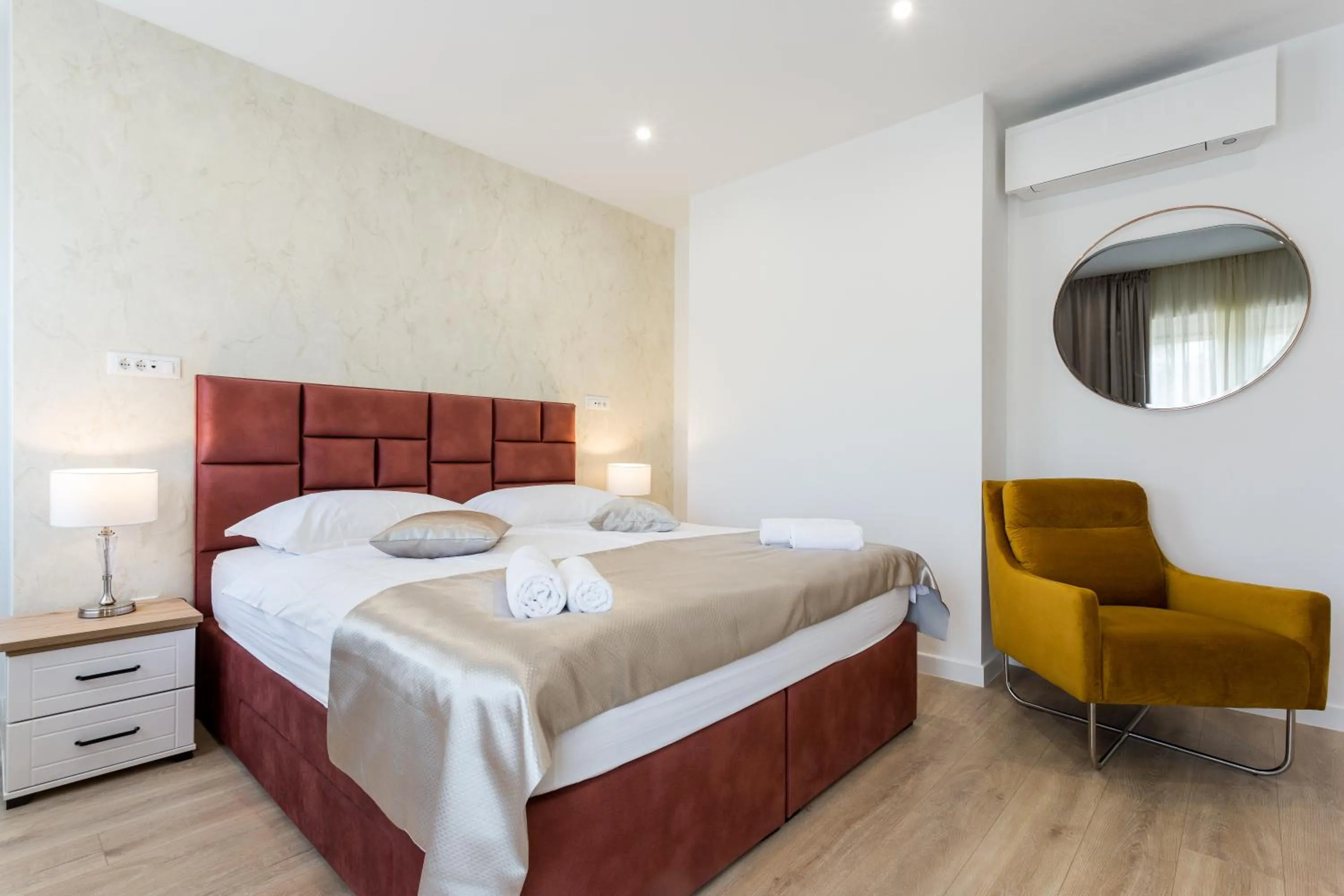 Bedroom, Bed in Shine of Life Luxury Rooms