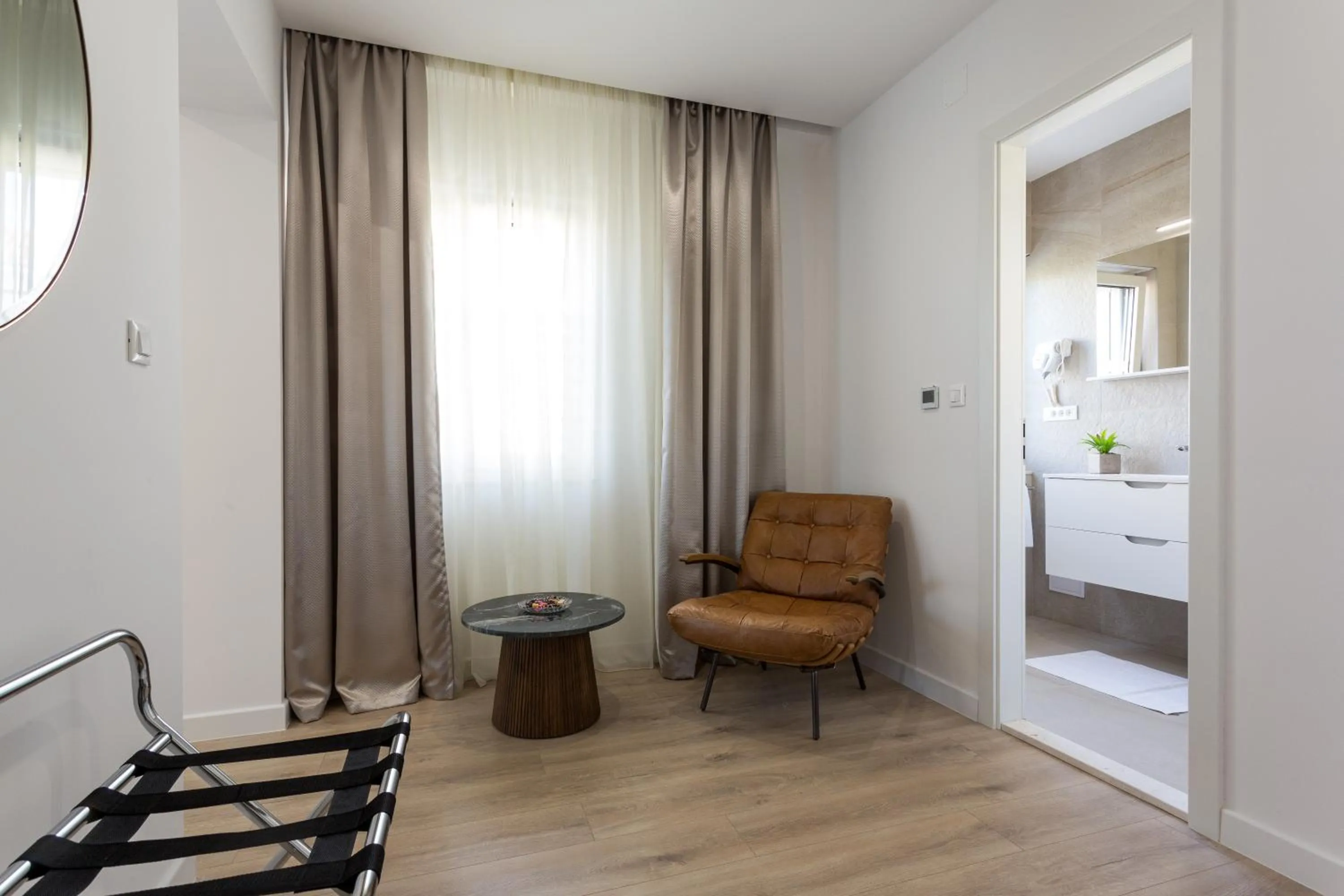 Photo of the whole room in Shine of Life Luxury Rooms