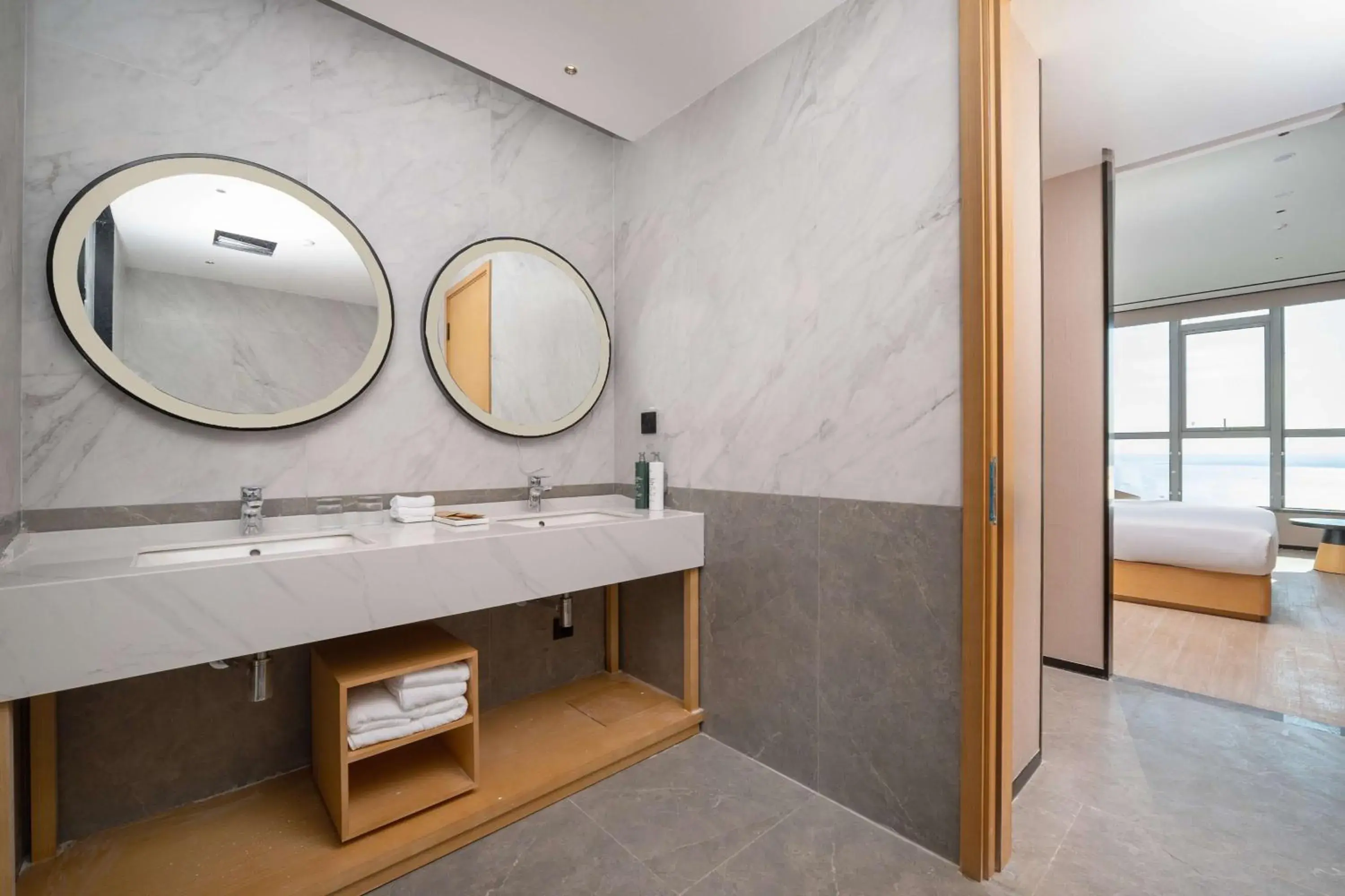 Bathroom in Hilton Garden Inn Danzhou Yangpu Bathroom in Hilton Garden Inn Danzhou Yangpu