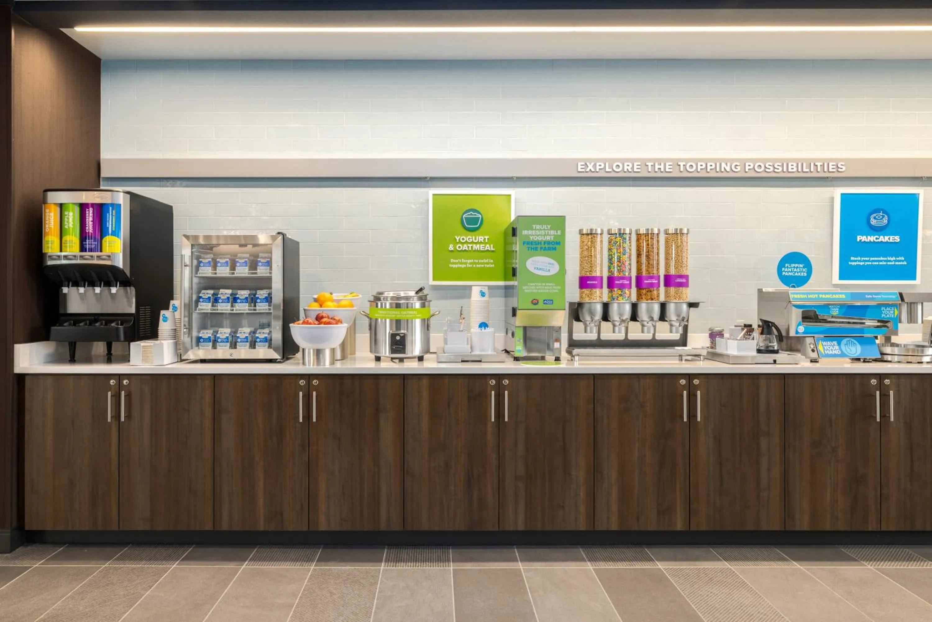 Coffee/tea facilities in Tru By Hilton Oshkosh