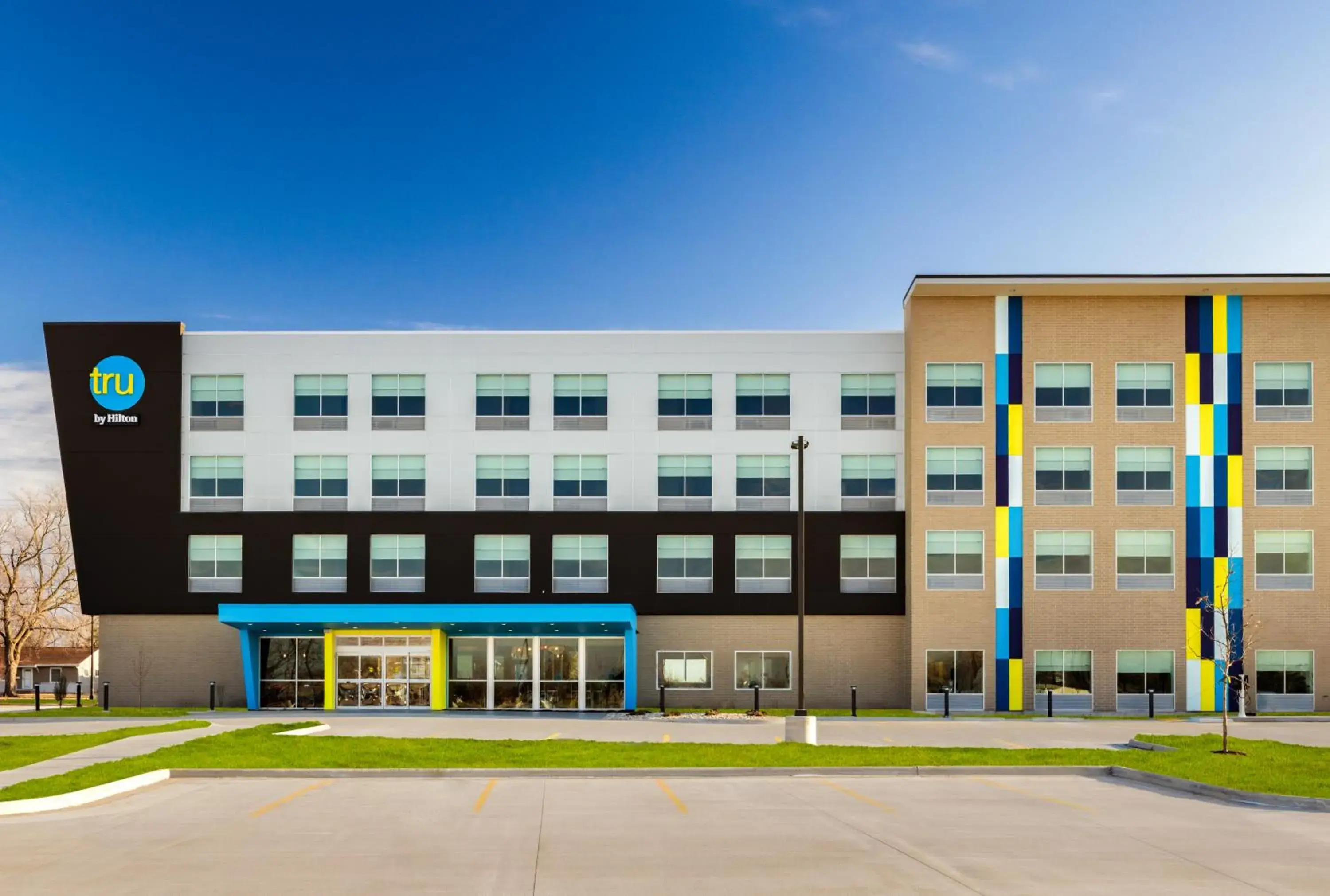 Property building in Tru By Hilton Oshkosh Property building in Tru By Hilton Oshkosh
