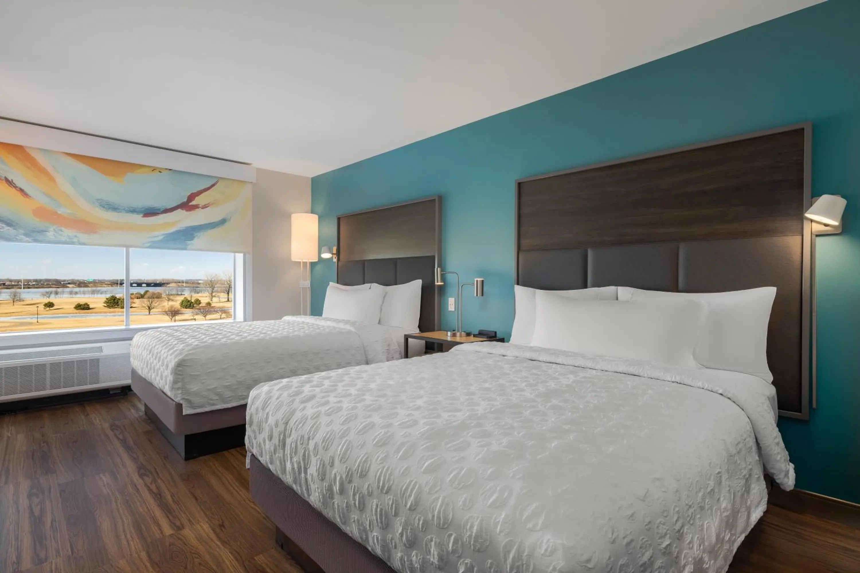 Bedroom, Bed in Tru By Hilton Oshkosh