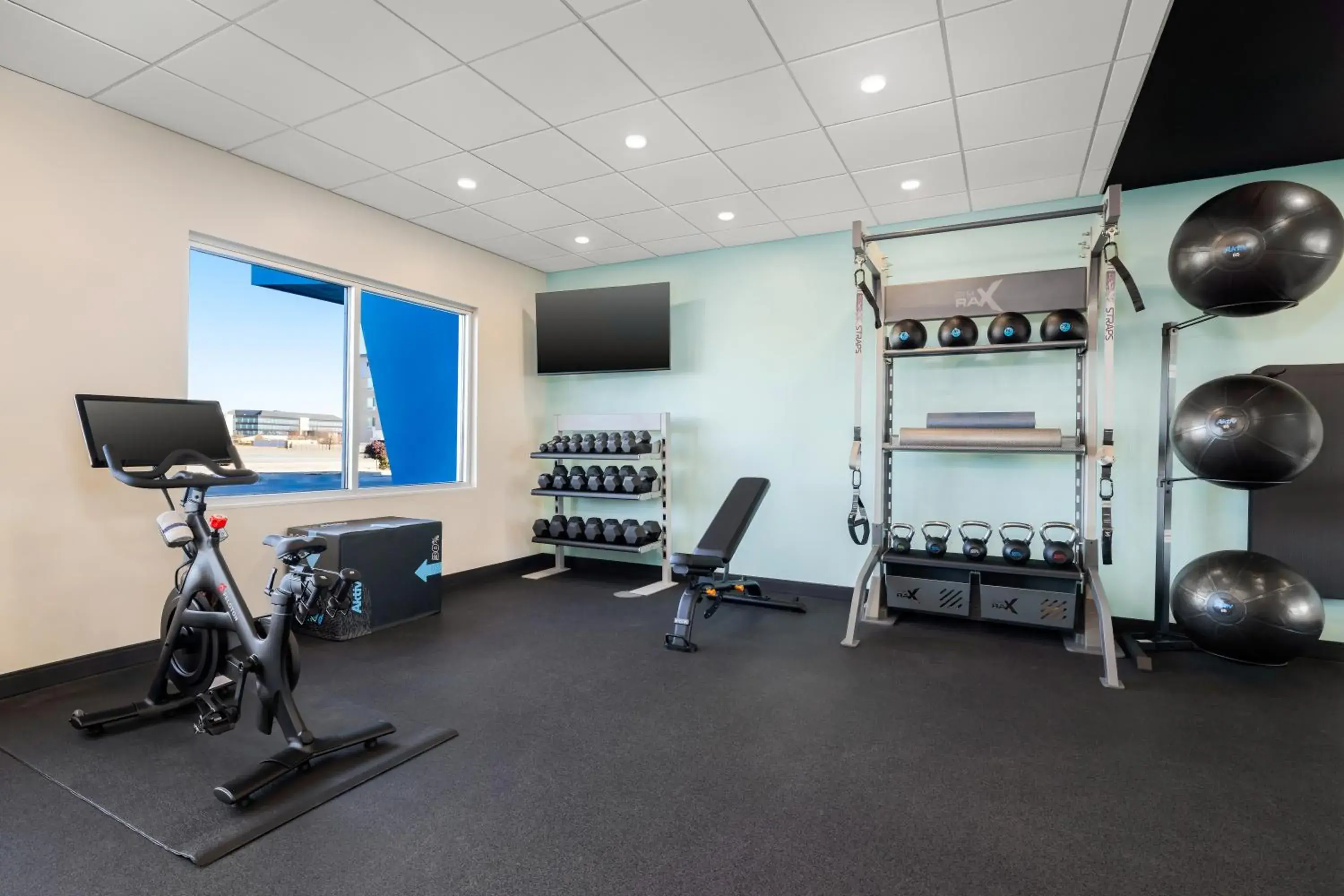 Fitness centre/facilities in Tru By Hilton Oshkosh Fitness centre/facilities in Tru By Hilton Oshkosh