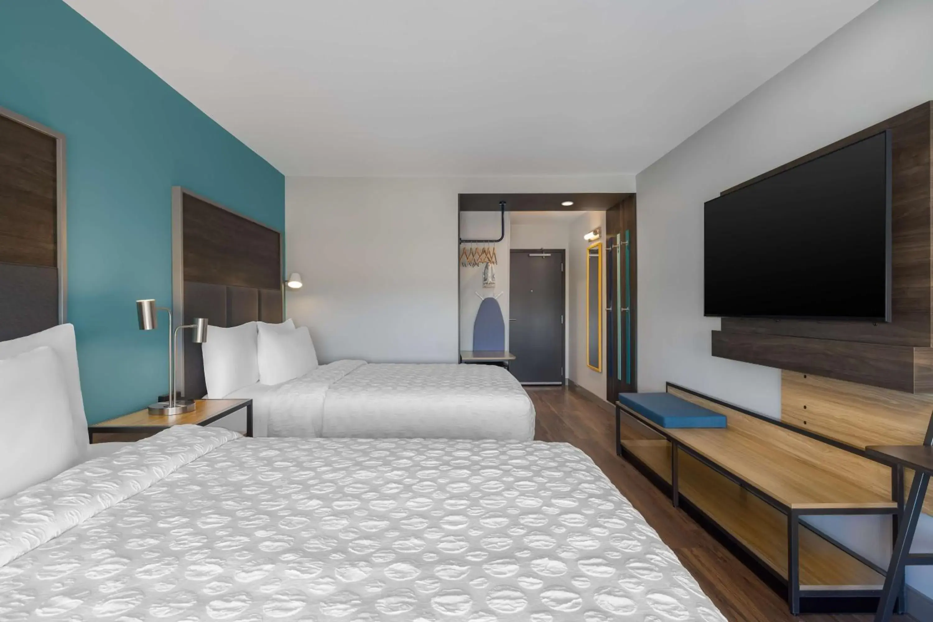 Bed in Tru By Hilton Oshkosh Bed in Tru By Hilton Oshkosh