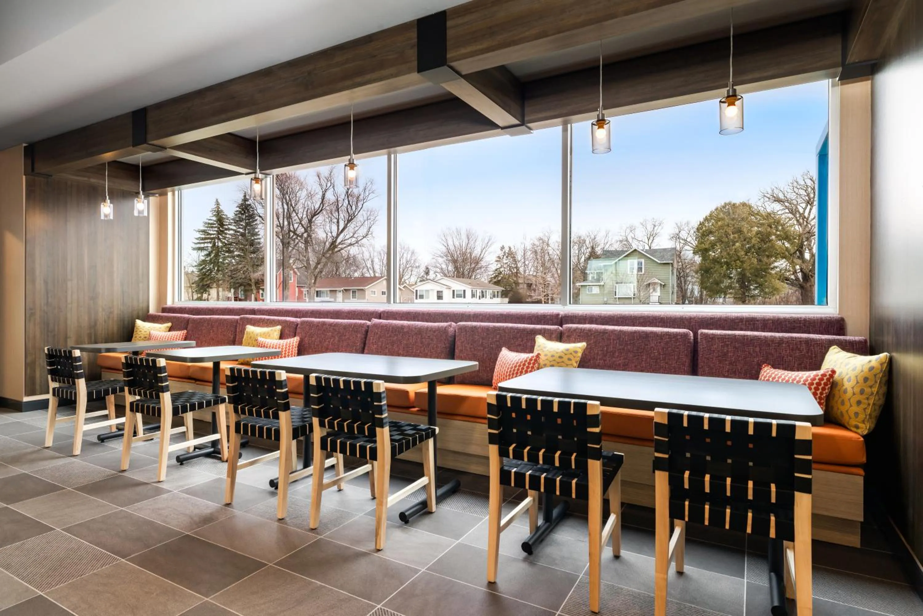 Lobby or reception in Tru By Hilton Oshkosh