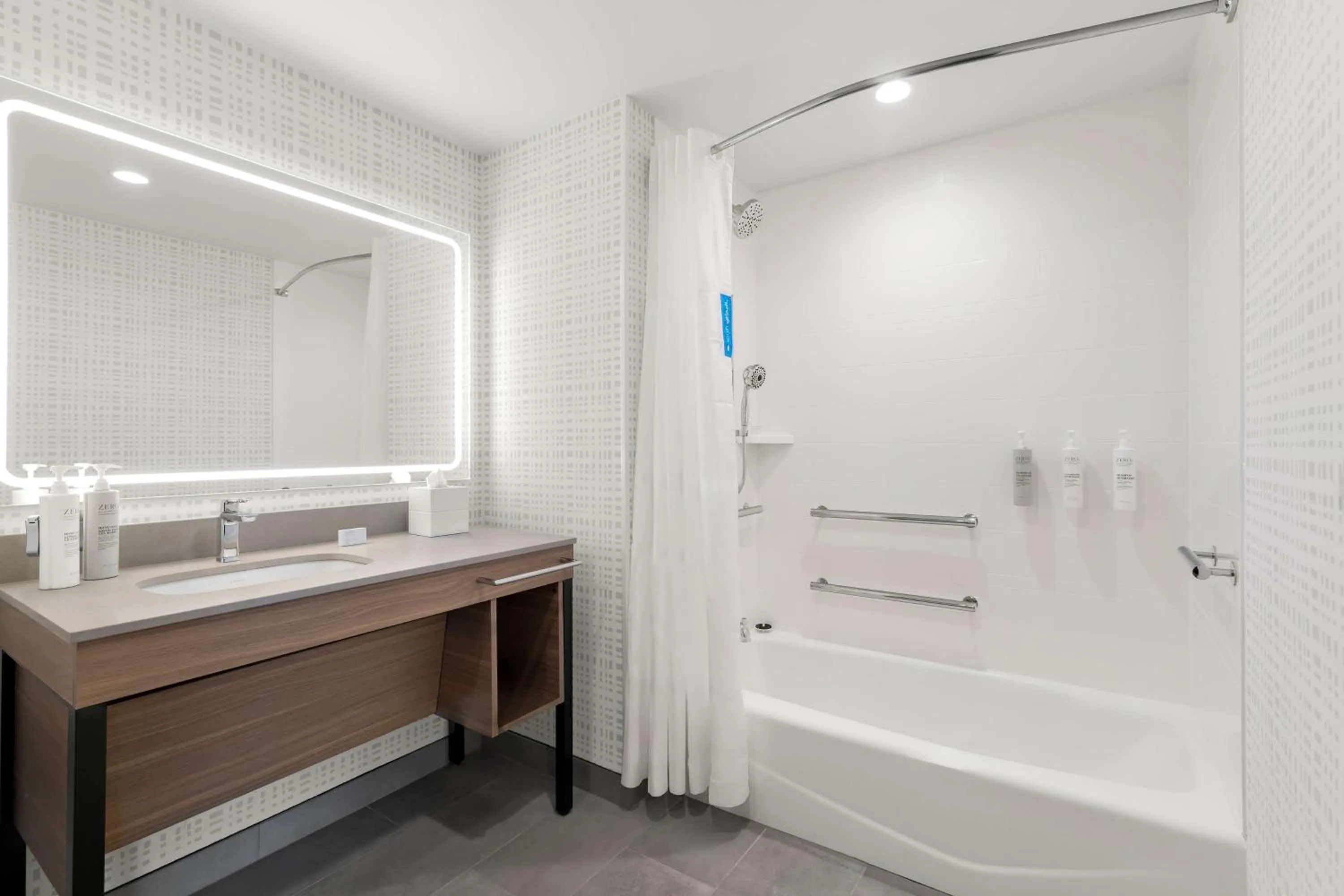 Bathroom in Hampton Inn & Suites Corona, Ca