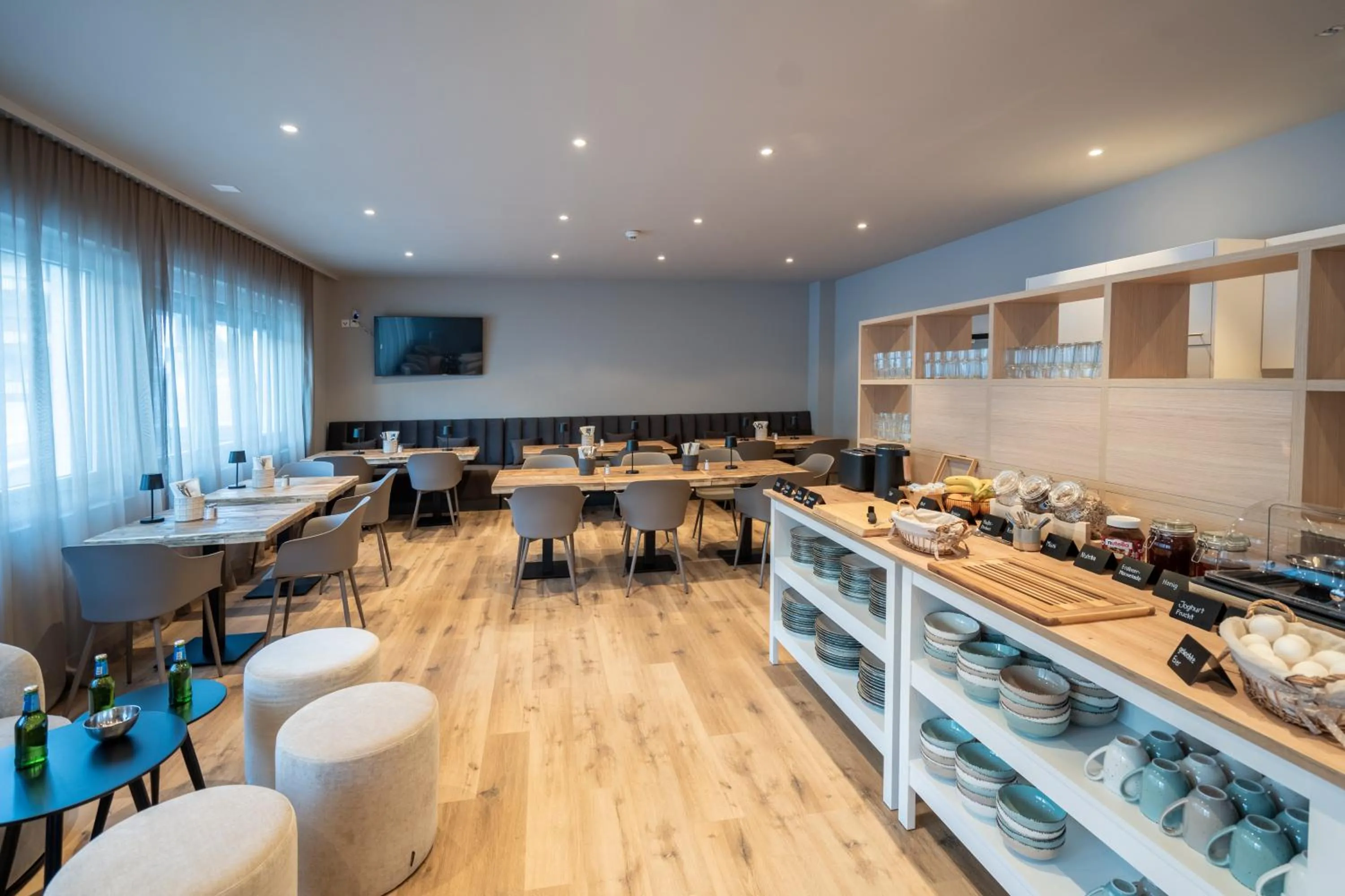 Communal lounge/ TV room in Studio 54 Davos