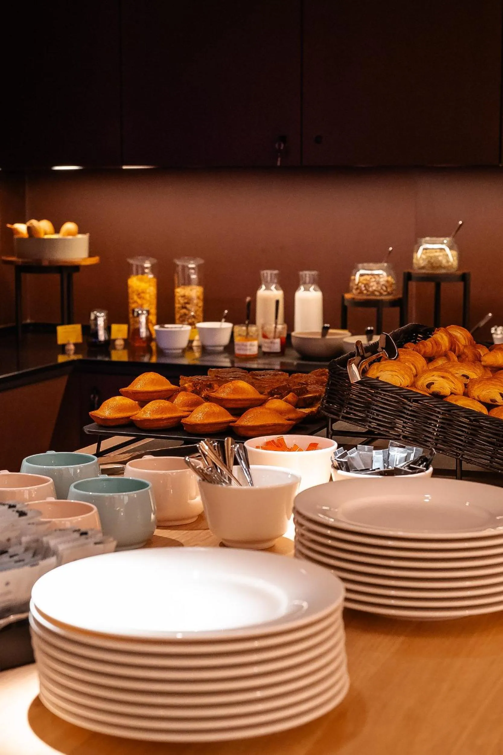 Buffet breakfast in Bizipoz Hôtel