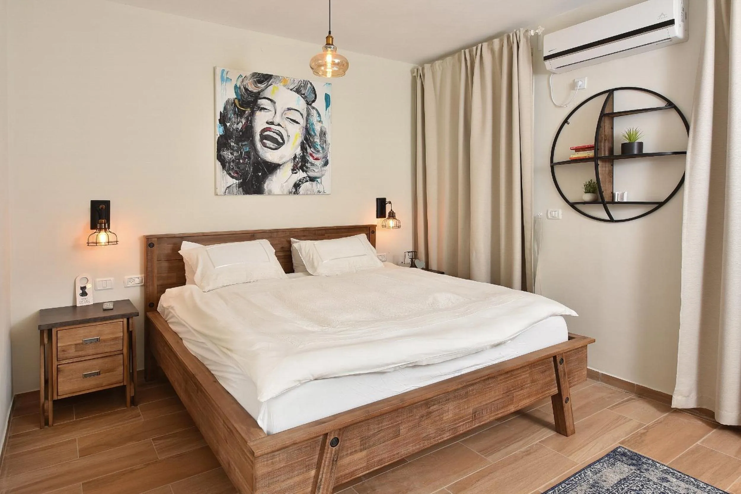 Bed in The Sound Of The Flute