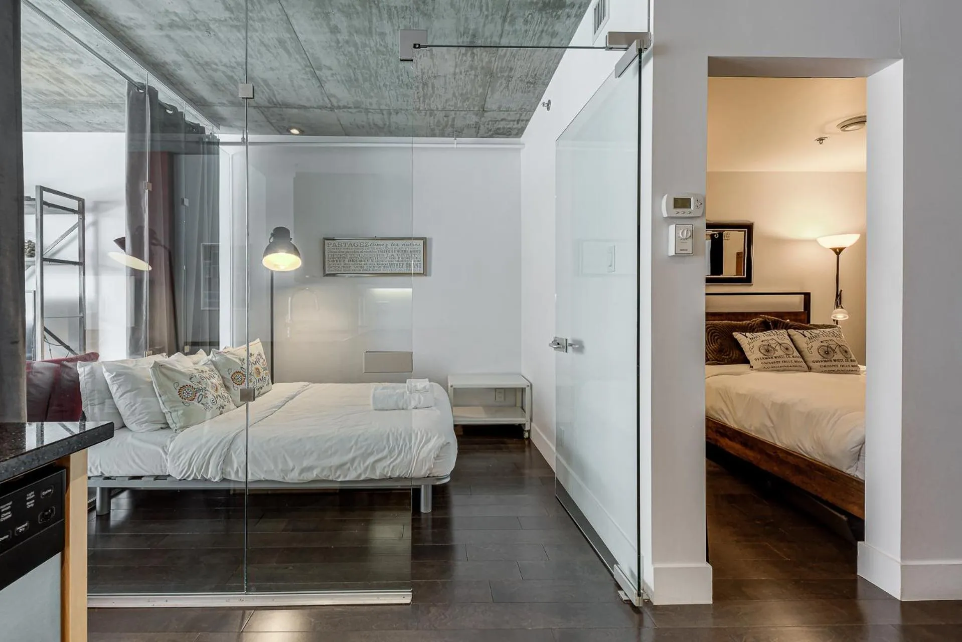 Bed in Les Immeubles Charlevoix - Le 760-209