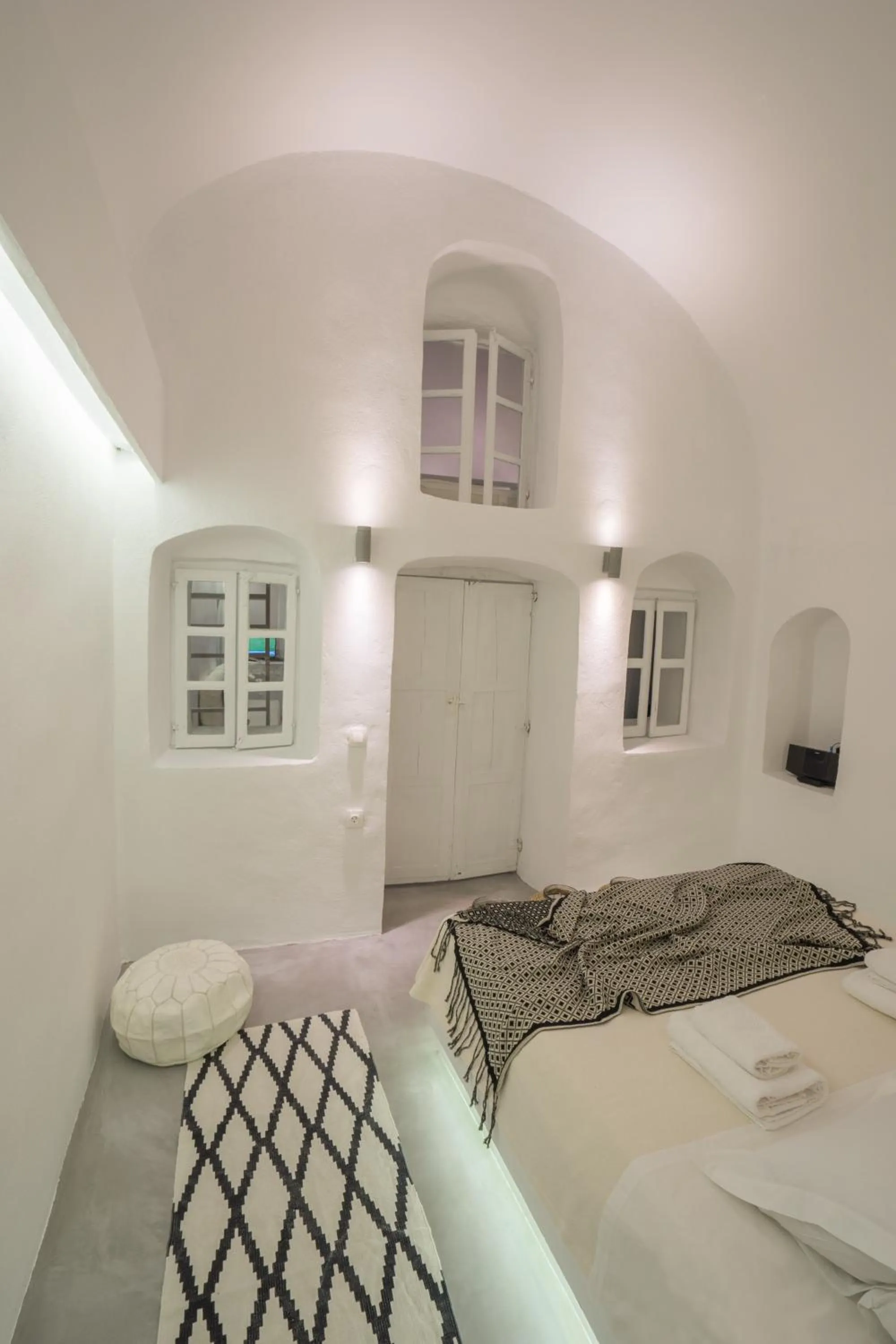 Decorative detail, Bed in Gaia Suites