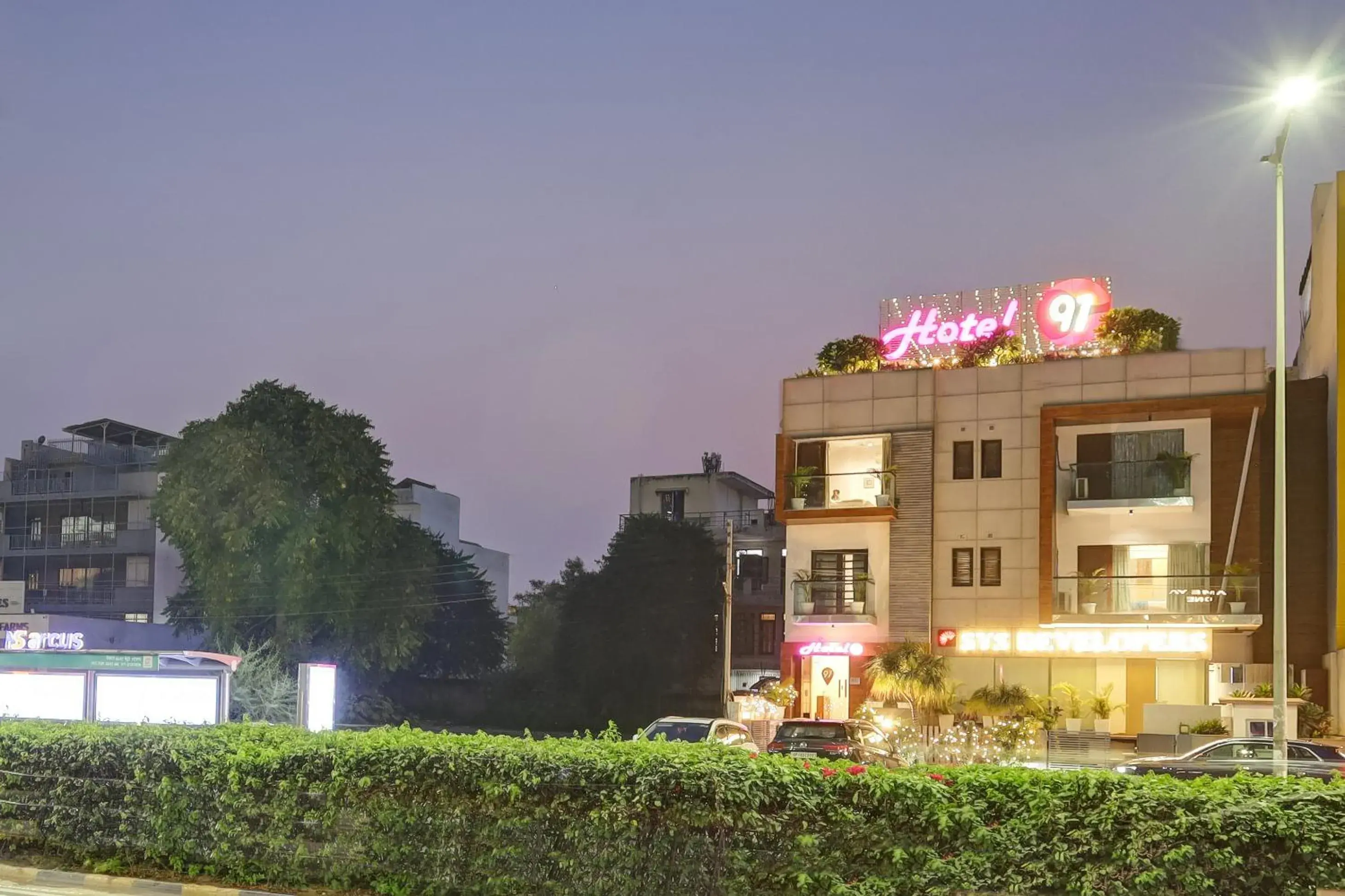 Property building in Hotel 91 Golf Course Road Property building in Hotel 91 Golf Course Road