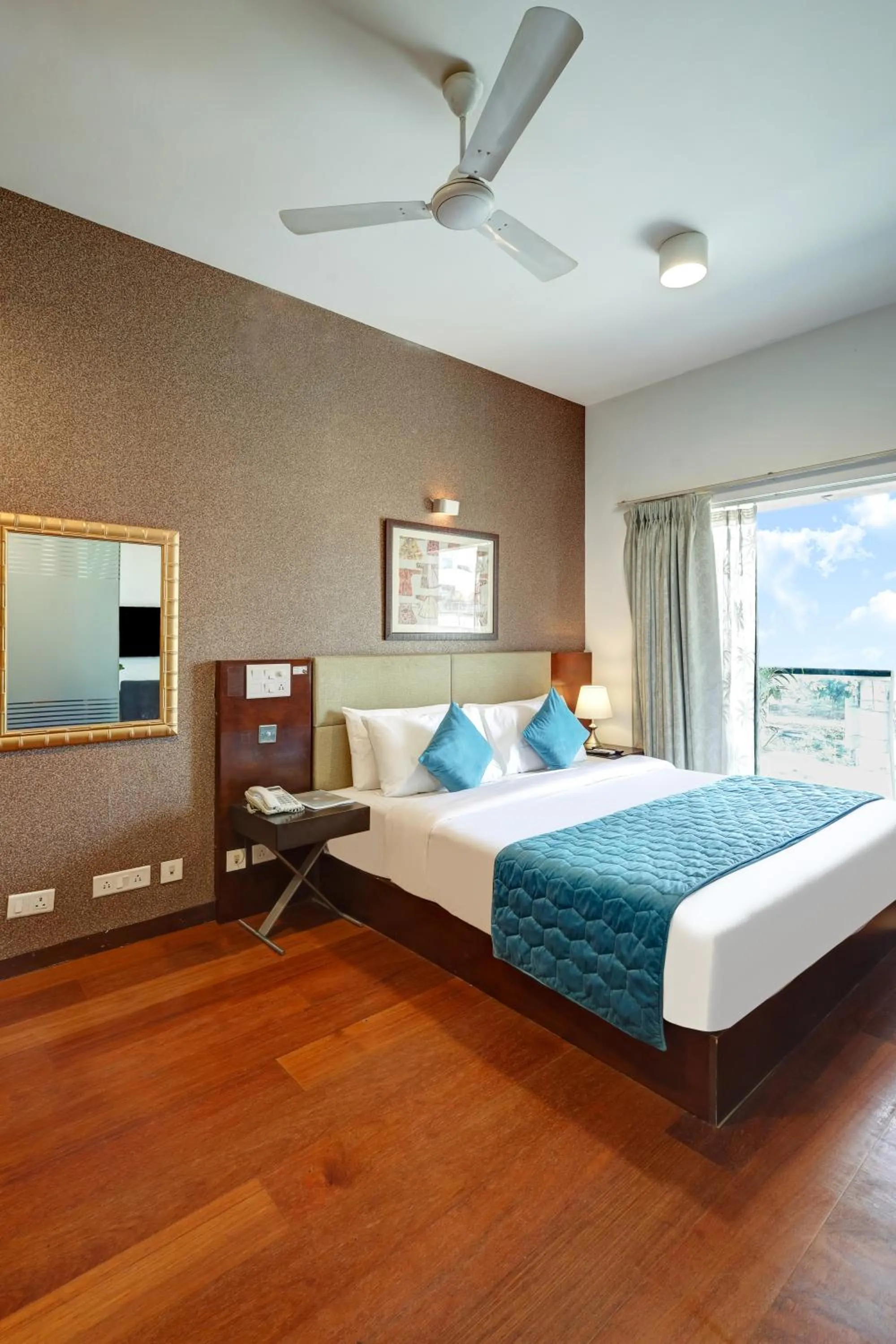 View (from property/room), Bed in Hotel 91 Golf Course Road