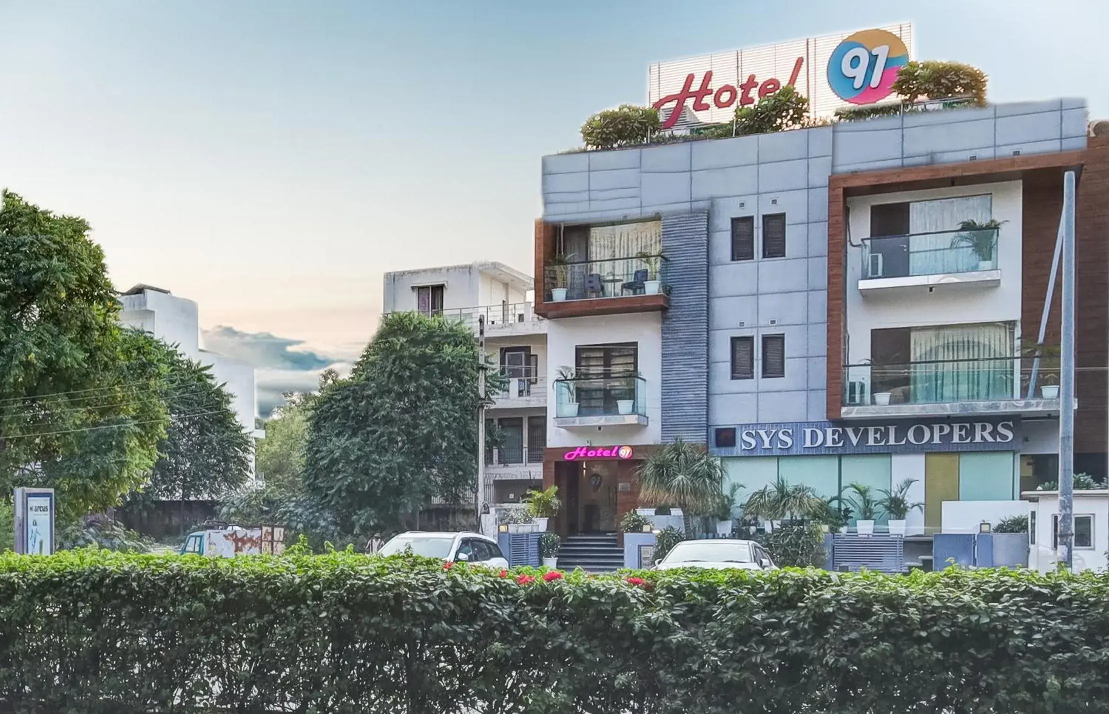 Property building in Hotel 91 Golf Course Road Property building in Hotel 91 Golf Course Road