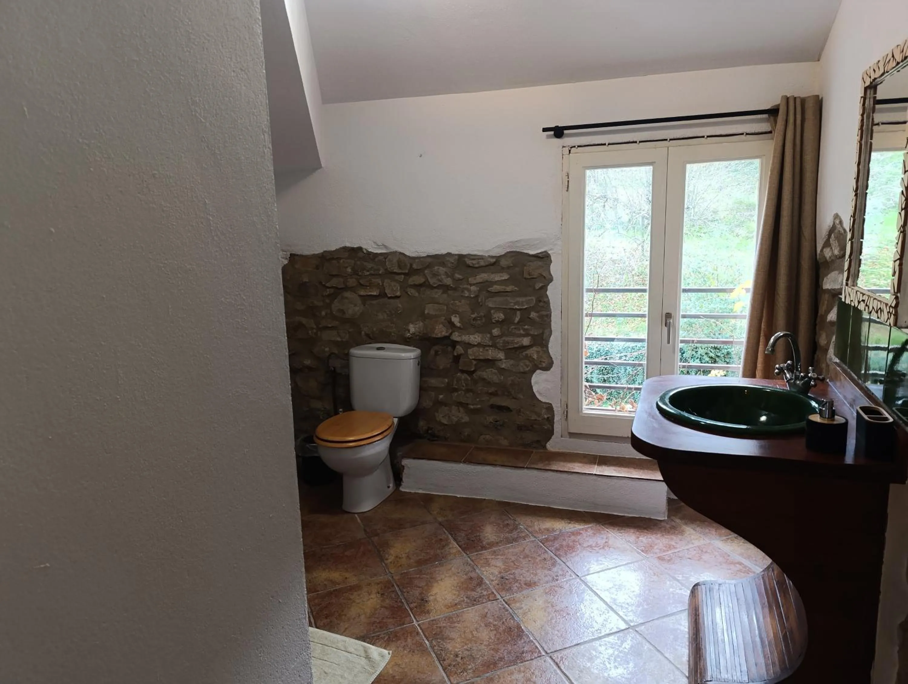 Shower in Mas Pitre