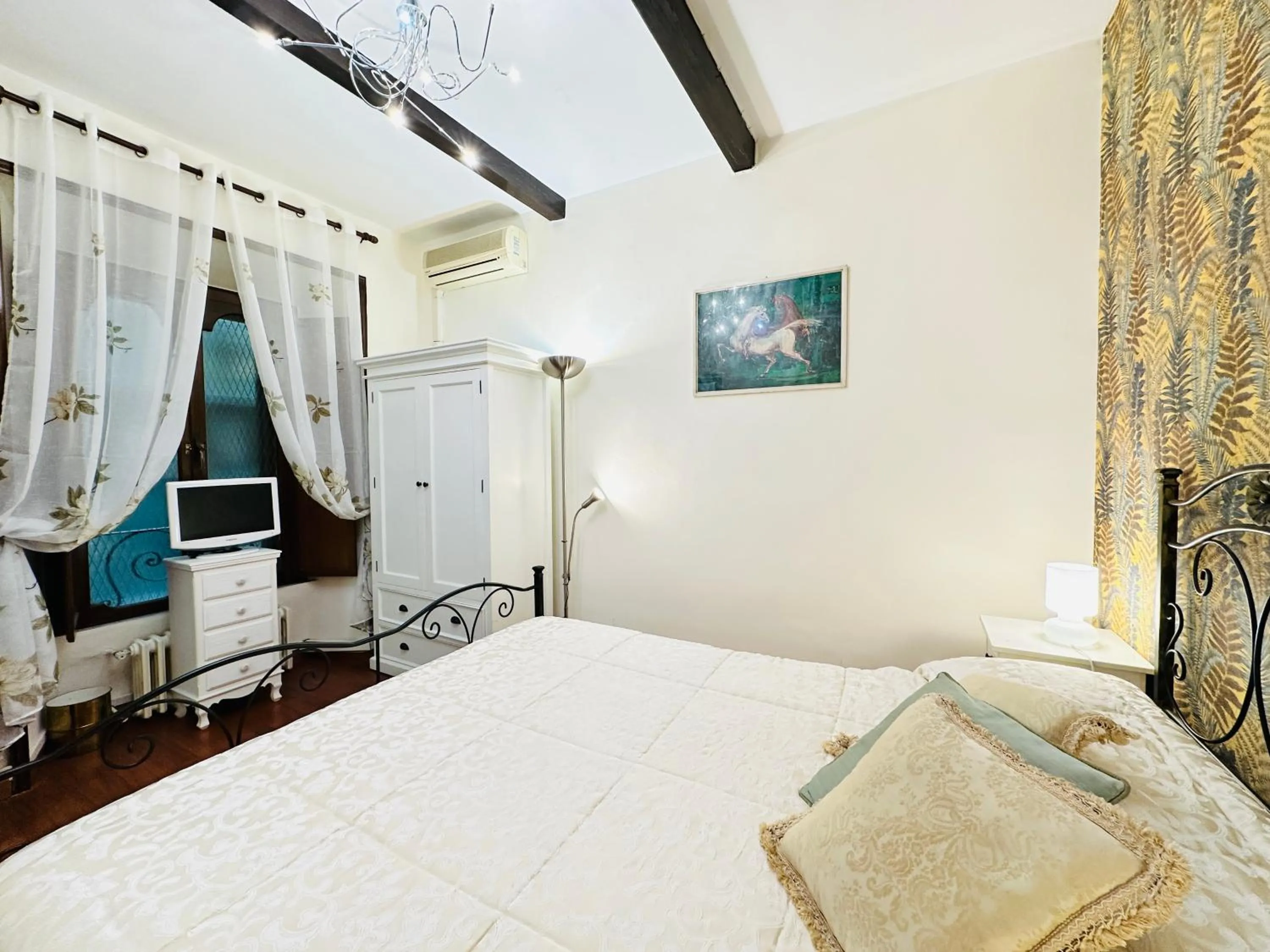 Via Veneto Lulus Home