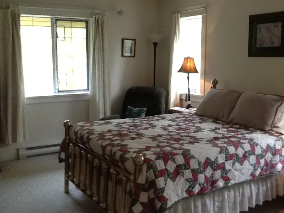 Wisteria Honeymoon Cottage