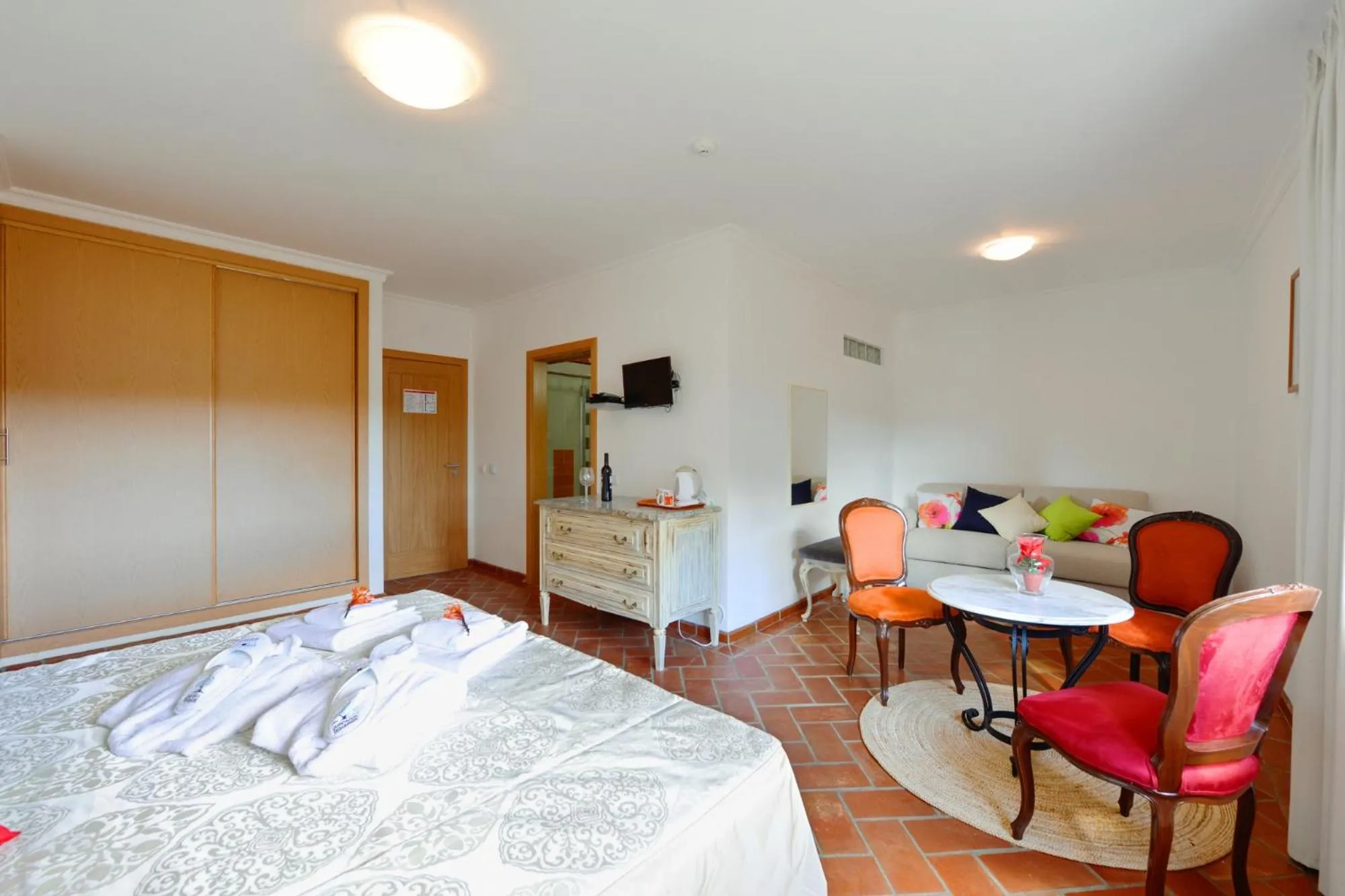 Shower, Bed in Quinta dos Tesouros