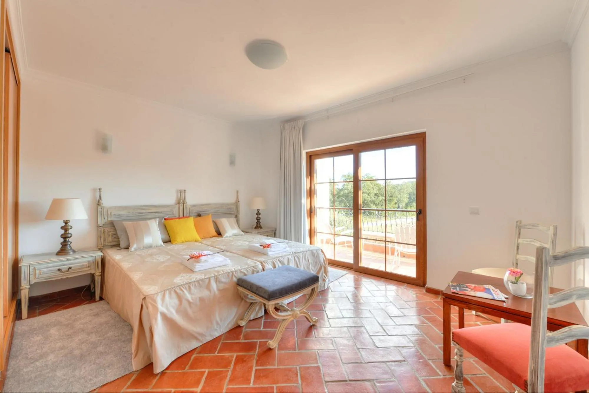 Shower, Bed in Quinta dos Tesouros