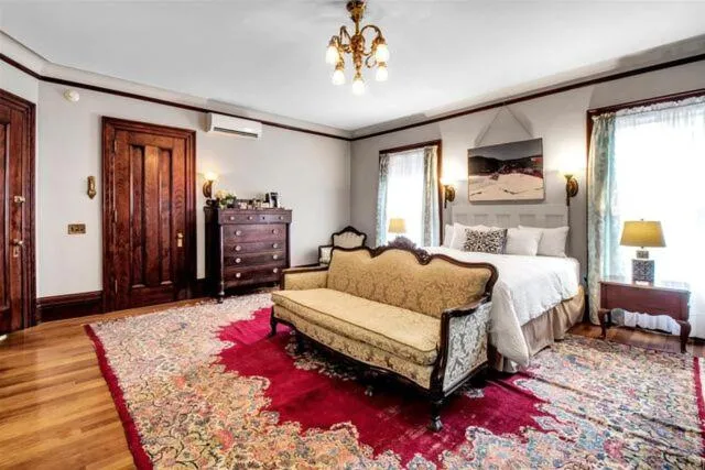 Suite in InnBuffalo Off Elmwood