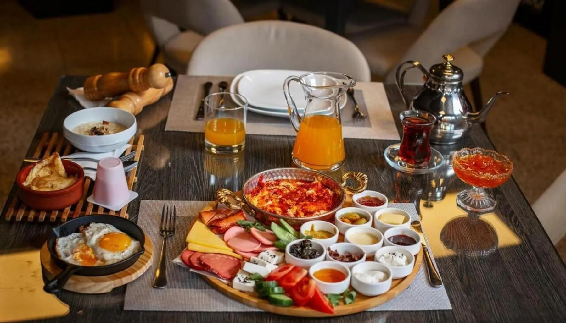 Food in Maestro Hotel