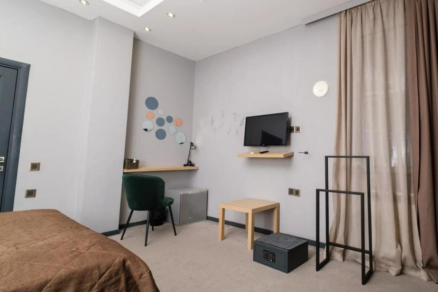 Bed in Maestro Hotel