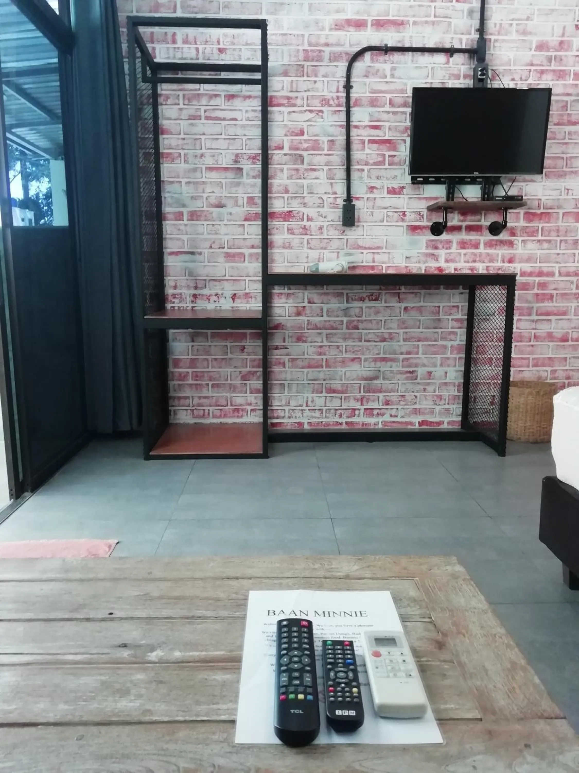 TV and multimedia in Baan Minnie