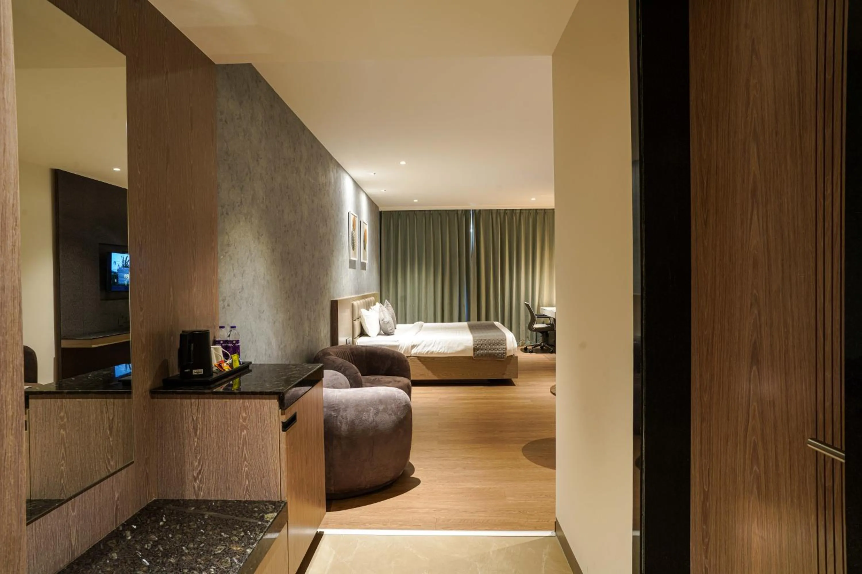 Hotel Tulips Grand