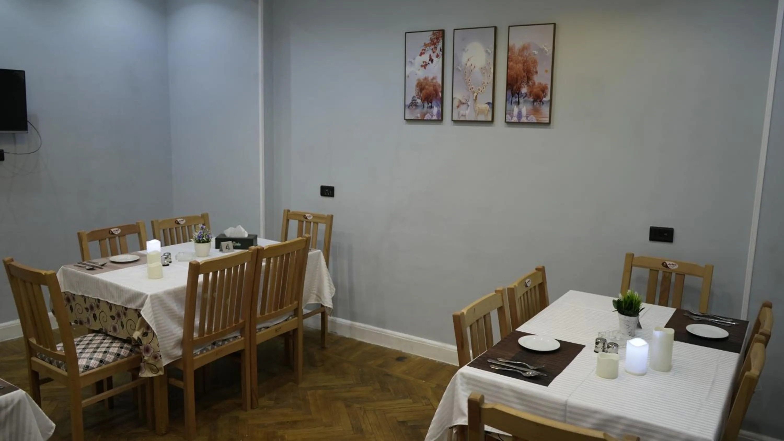 Restaurant/places to eat in Good Season Hotel