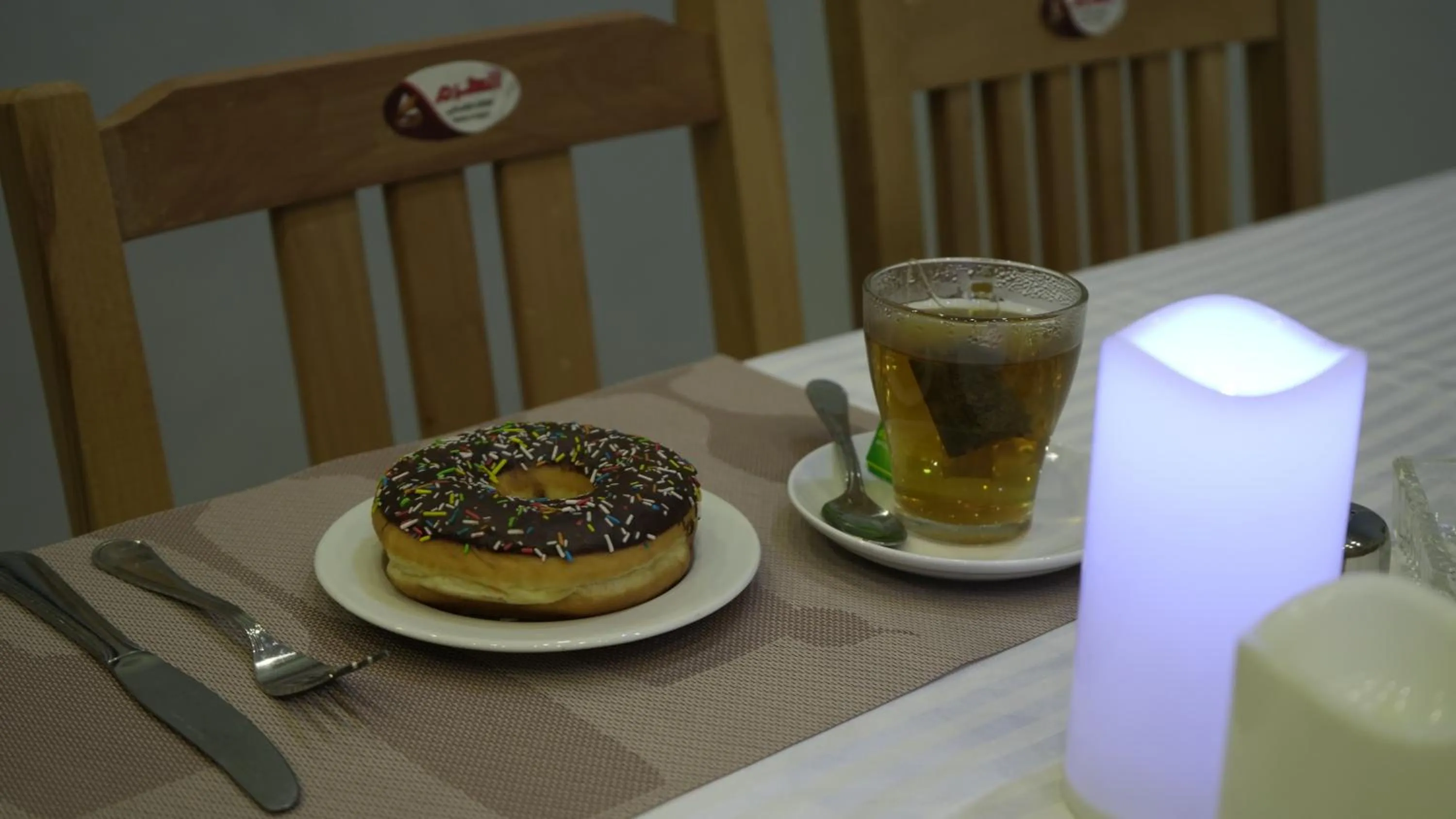 Restaurant/places to eat in Good Season Hotel