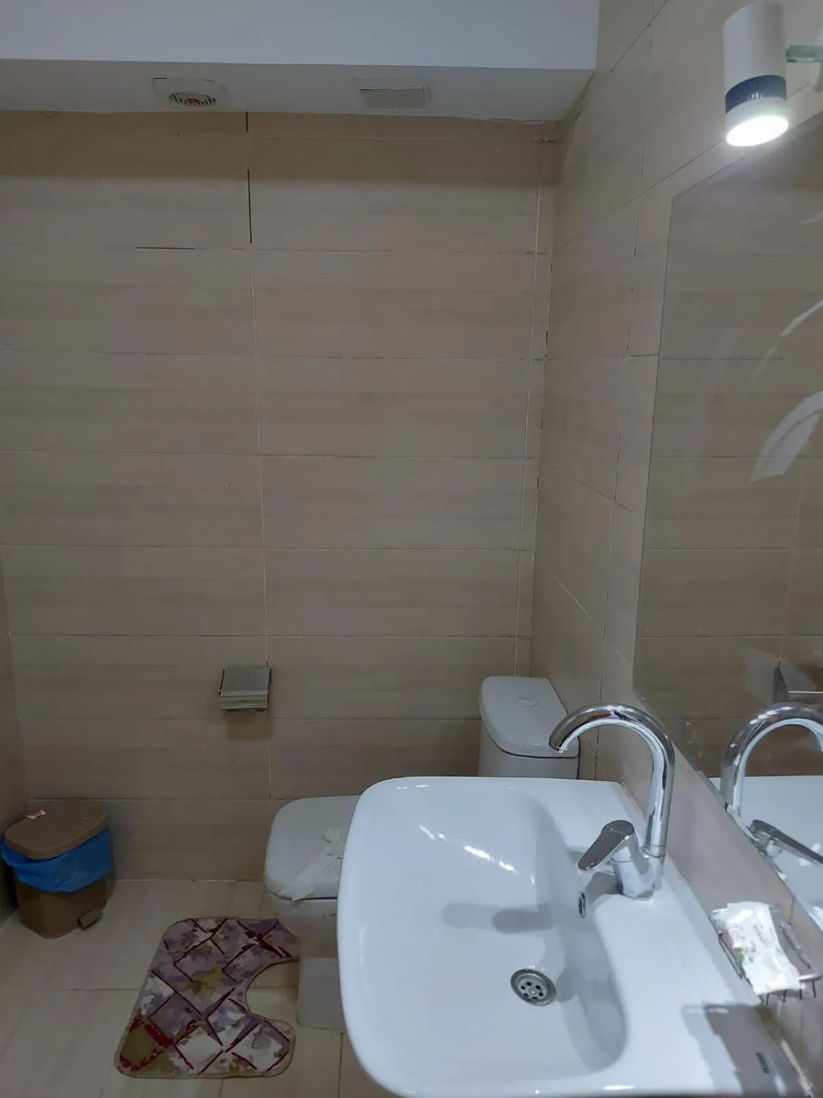 Toilet in Good Season Hotel