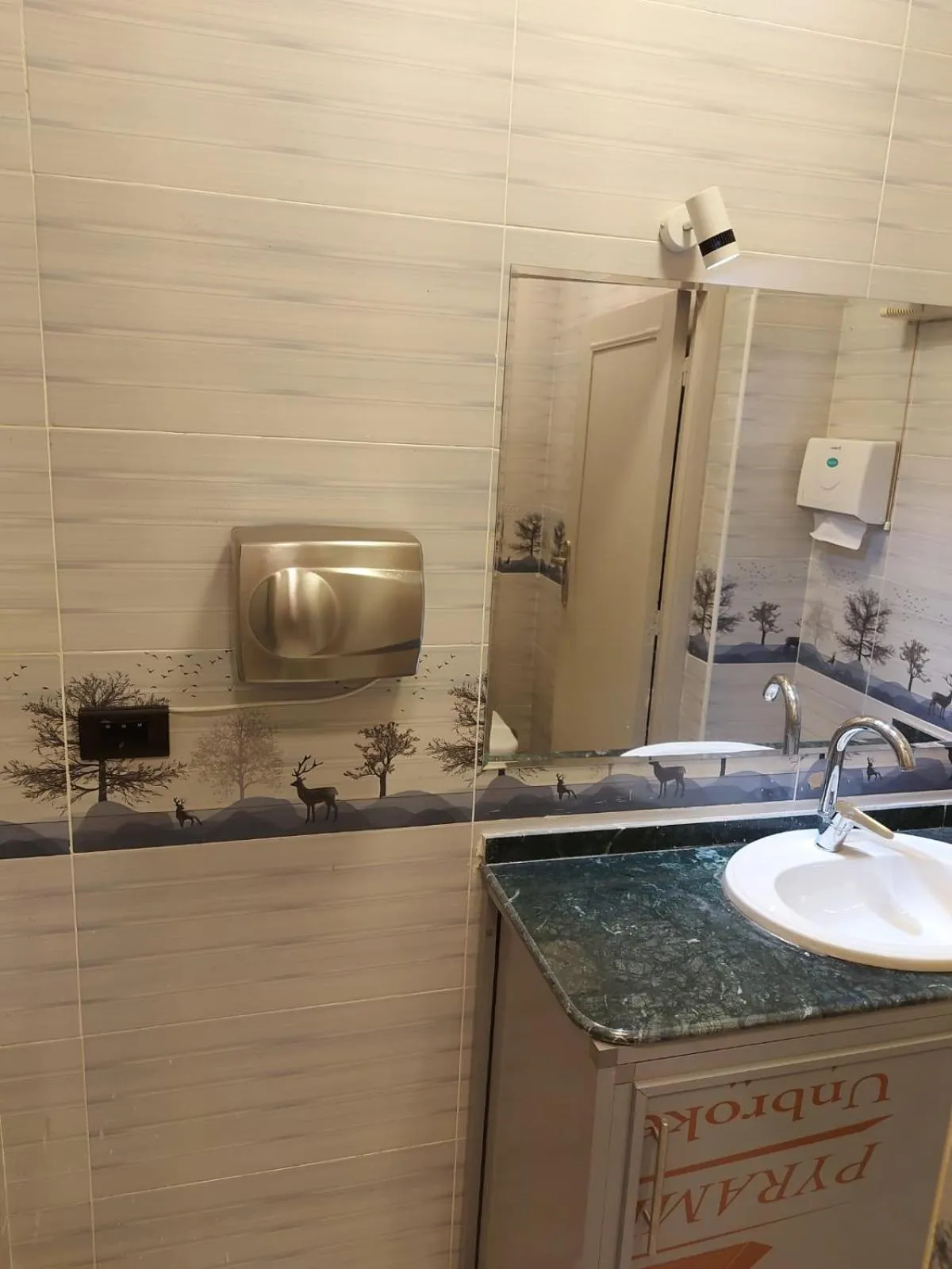 Toilet in Good Season Hotel