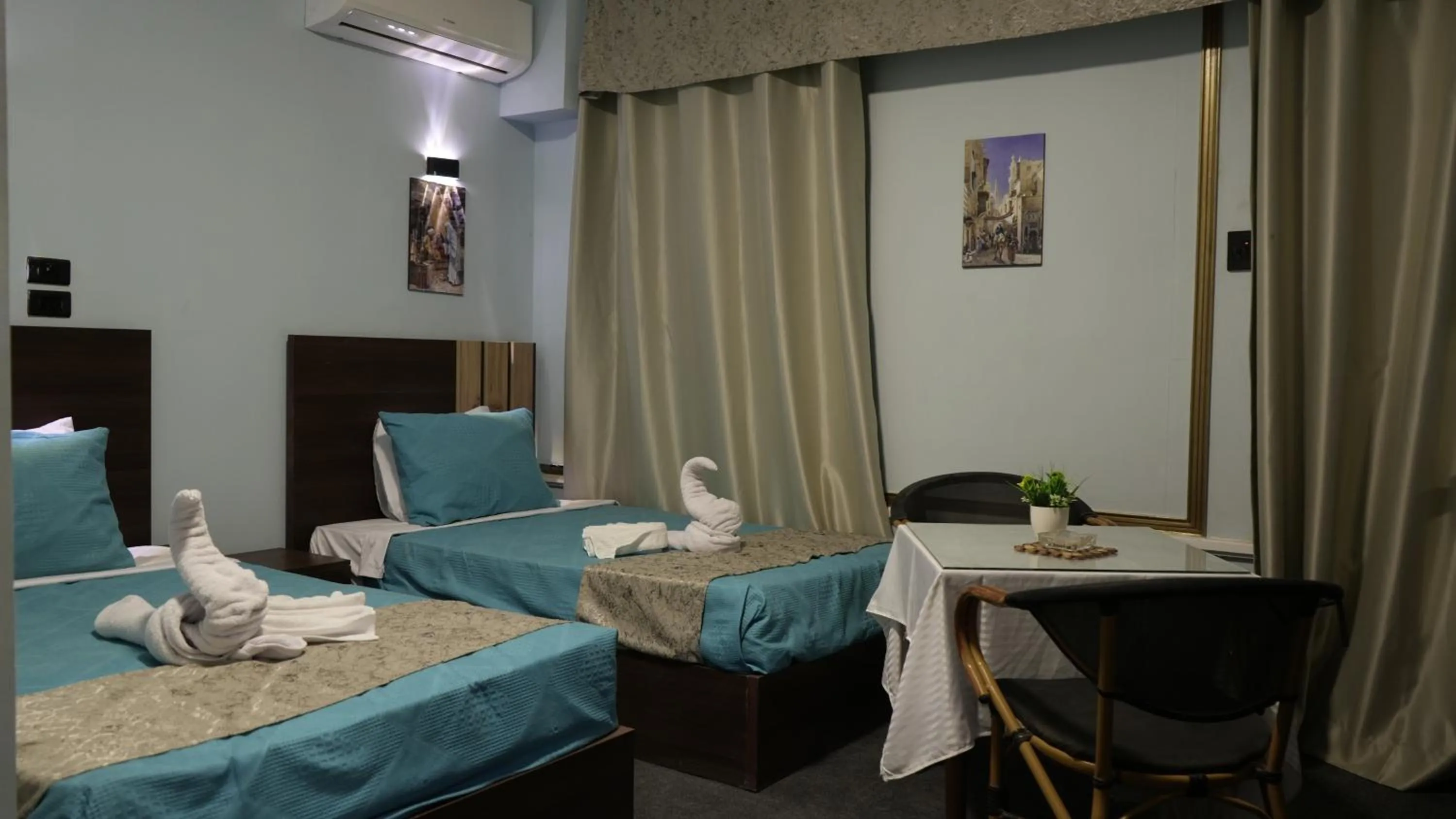 Bed in Good Season Hotel