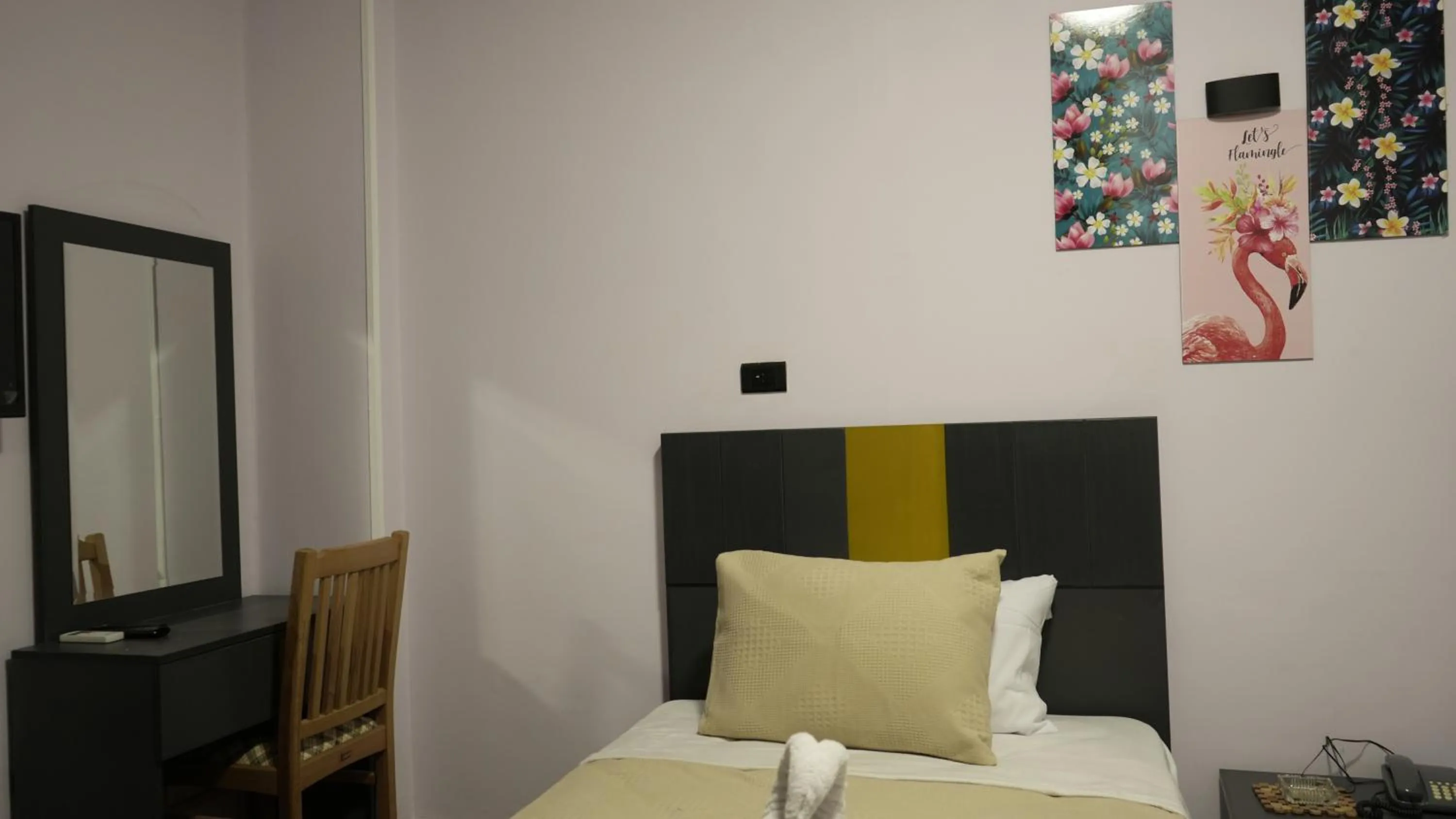 Bed in Good Season Hotel