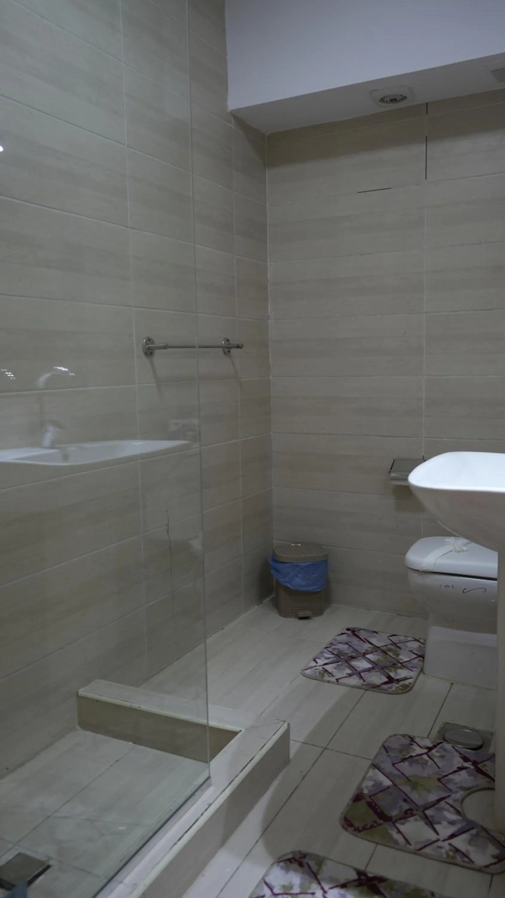 Shower in Good Season Hotel