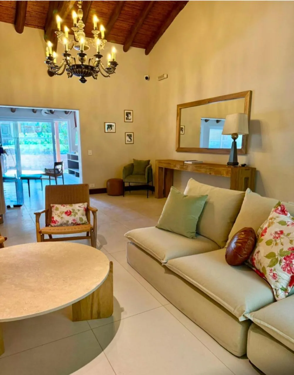 Property building in Casa Haydee