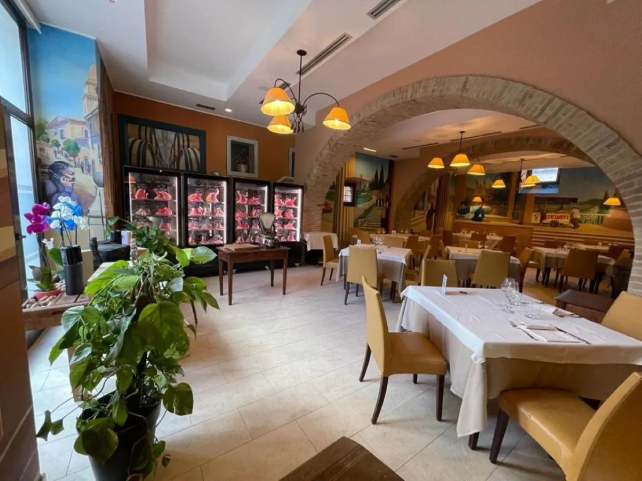 Restaurant/places to eat in Hotel 99 Cannelle