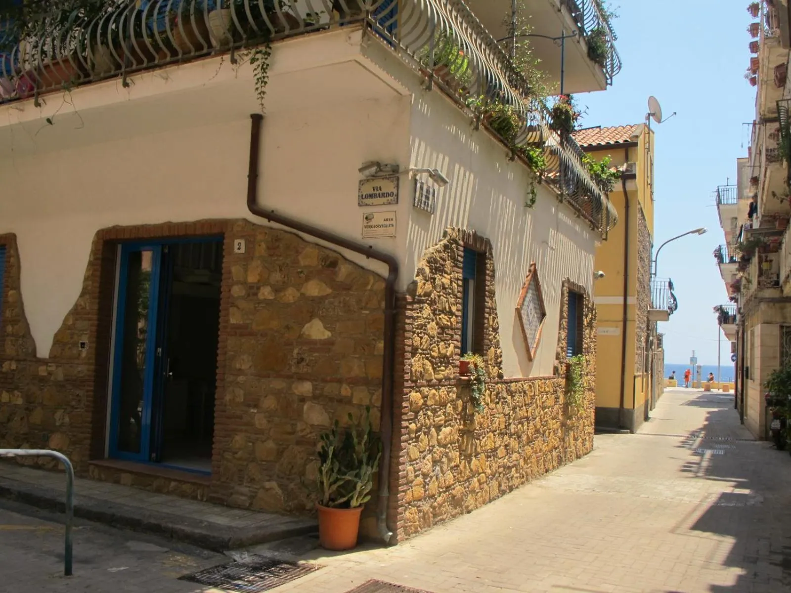 Property building in Donna Carmela - Da Rosa