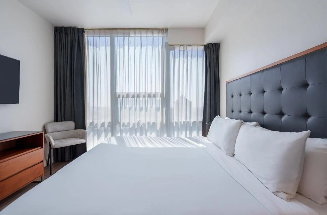 Bedroom, Bed in Level Los Angeles - Downtown South Olive