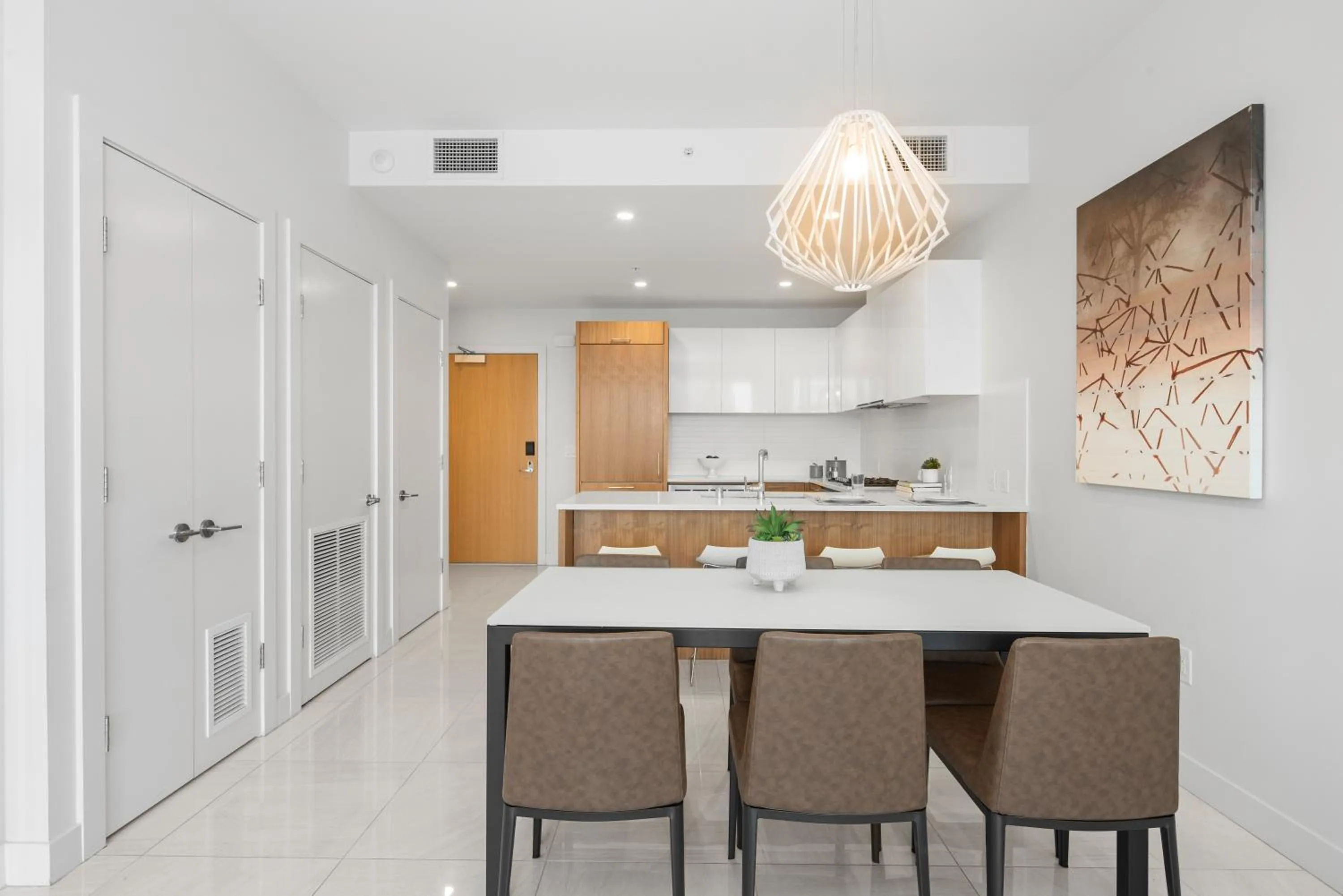 Kitchen or kitchenette in Level Los Angeles - Downtown South Olive