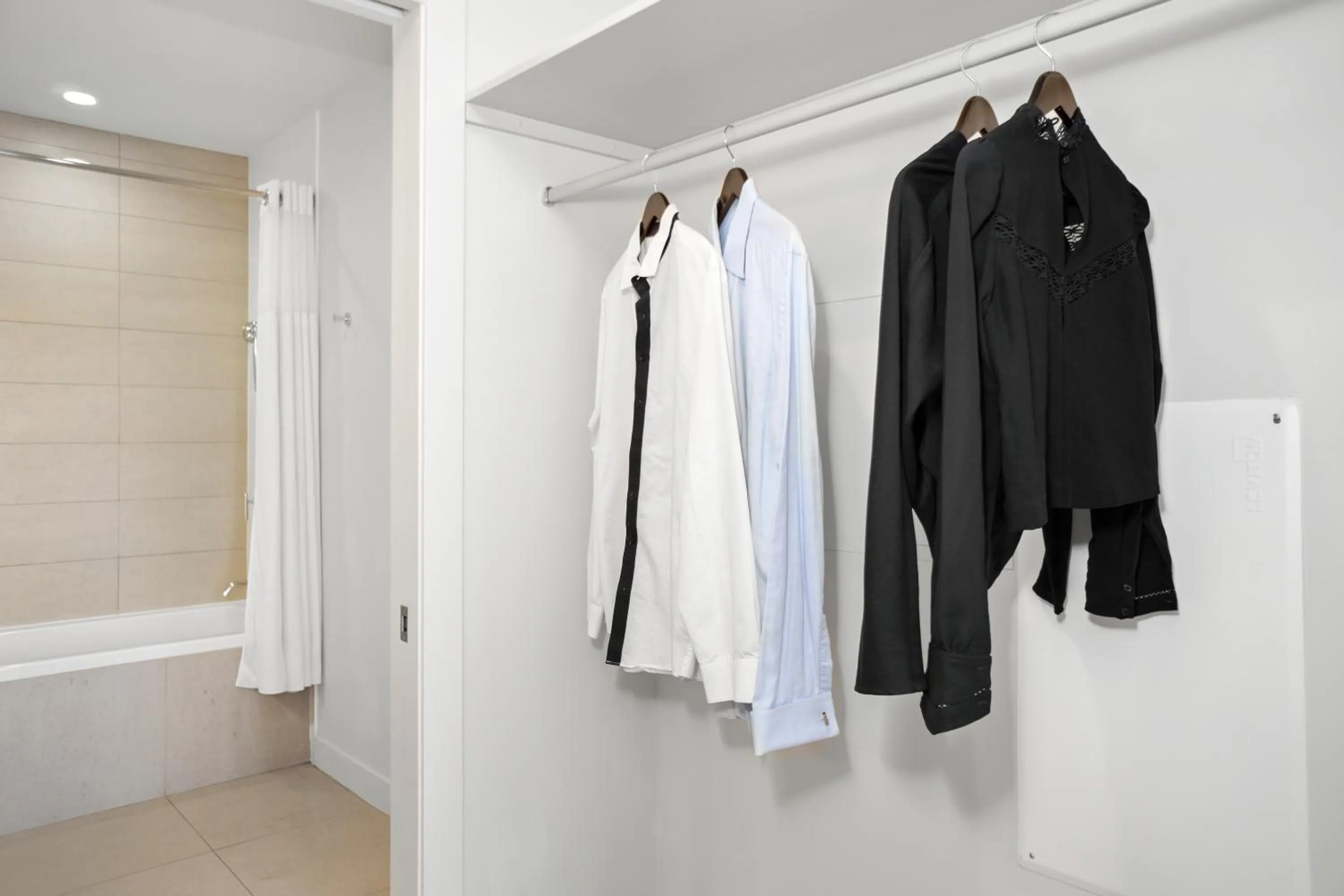 Bathroom in Level Los Angeles - Downtown South Olive