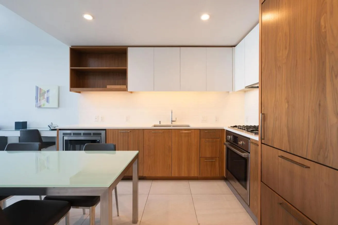 kitchen in Level Los Angeles - Downtown South Olive