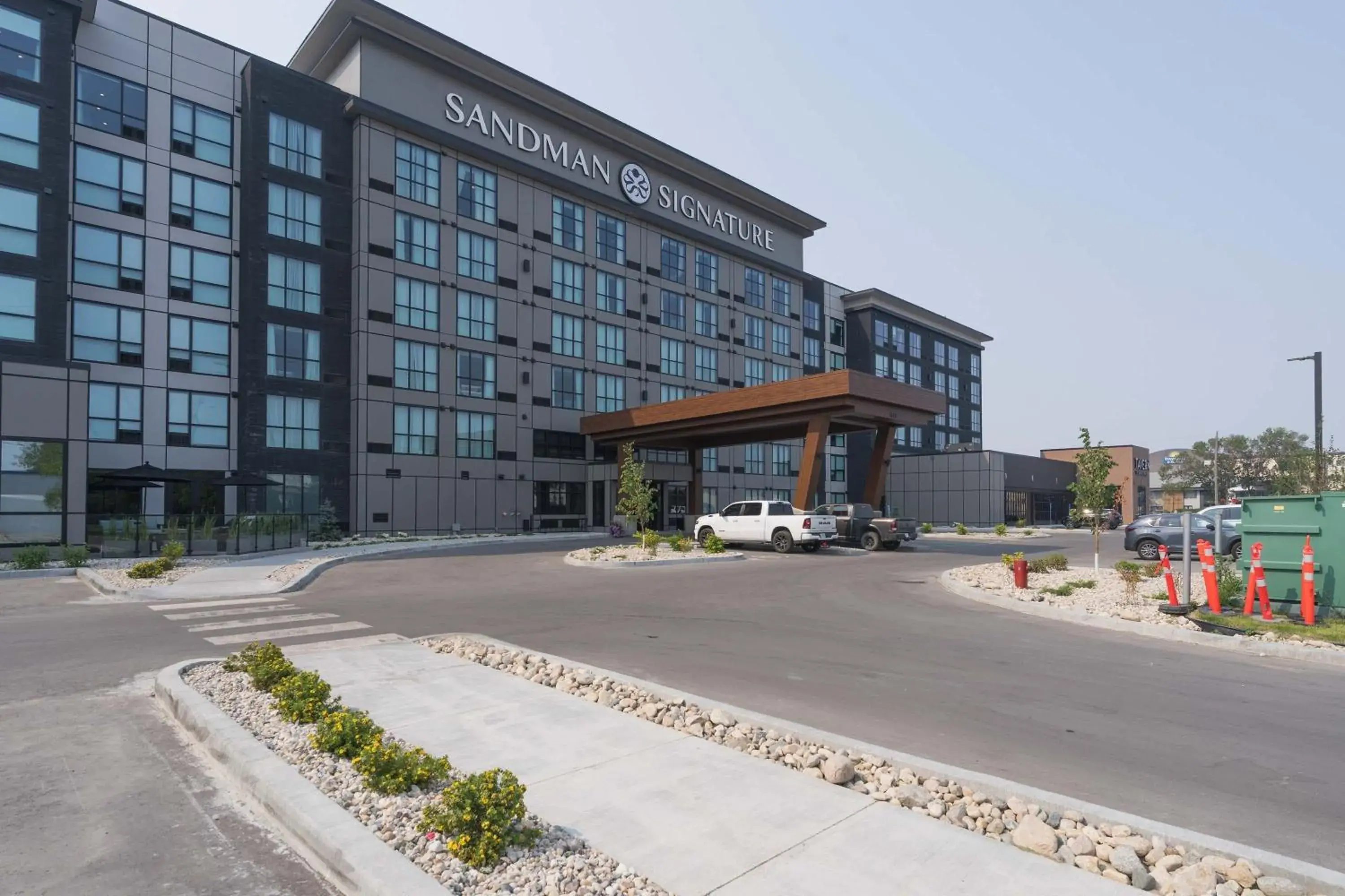 Sandman Signature Winnipeg Airport Hotel & Suites Sandman Signature Winnipeg Airport Hotel & Suites