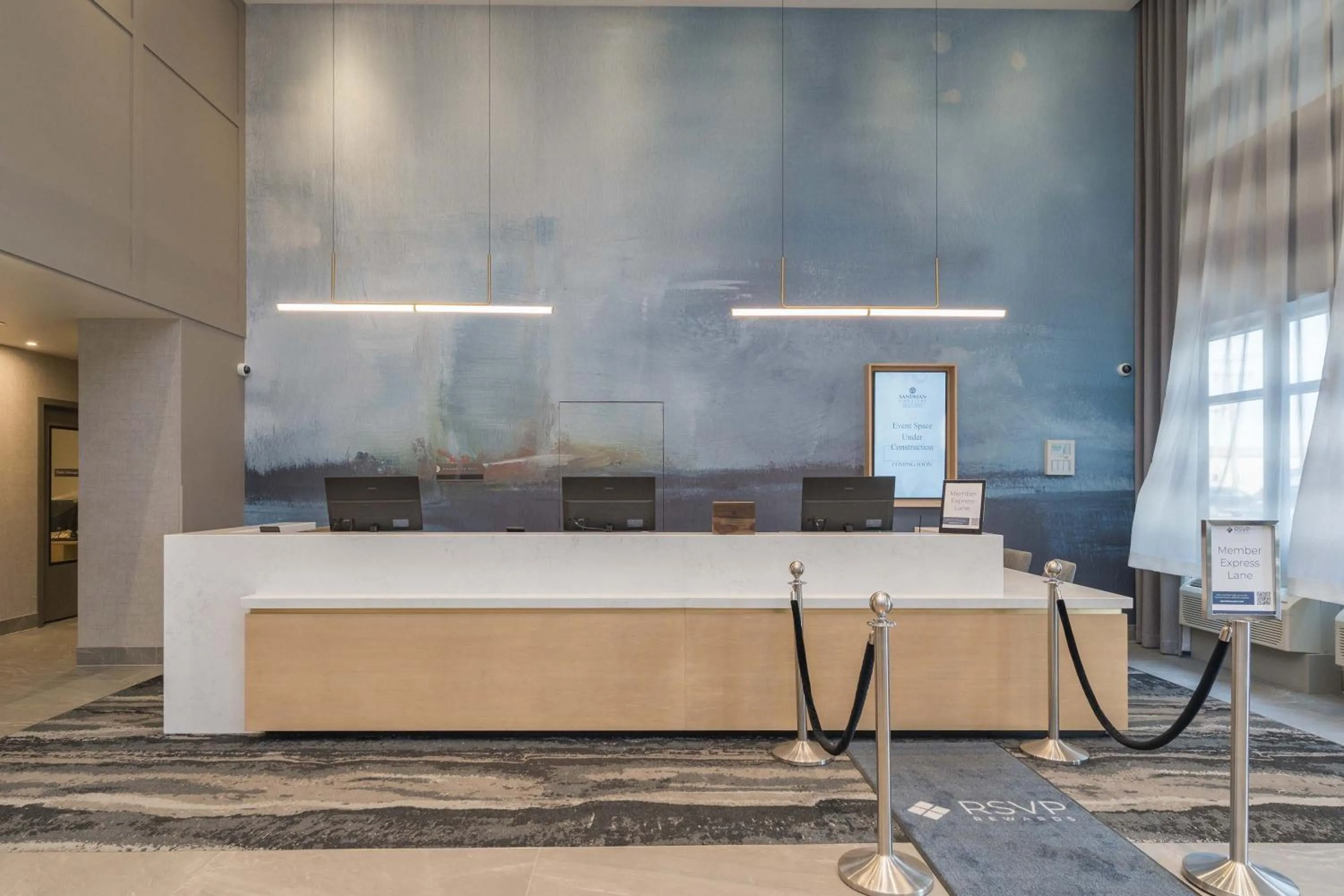 Sandman Signature Winnipeg Airport Hotel & Suites