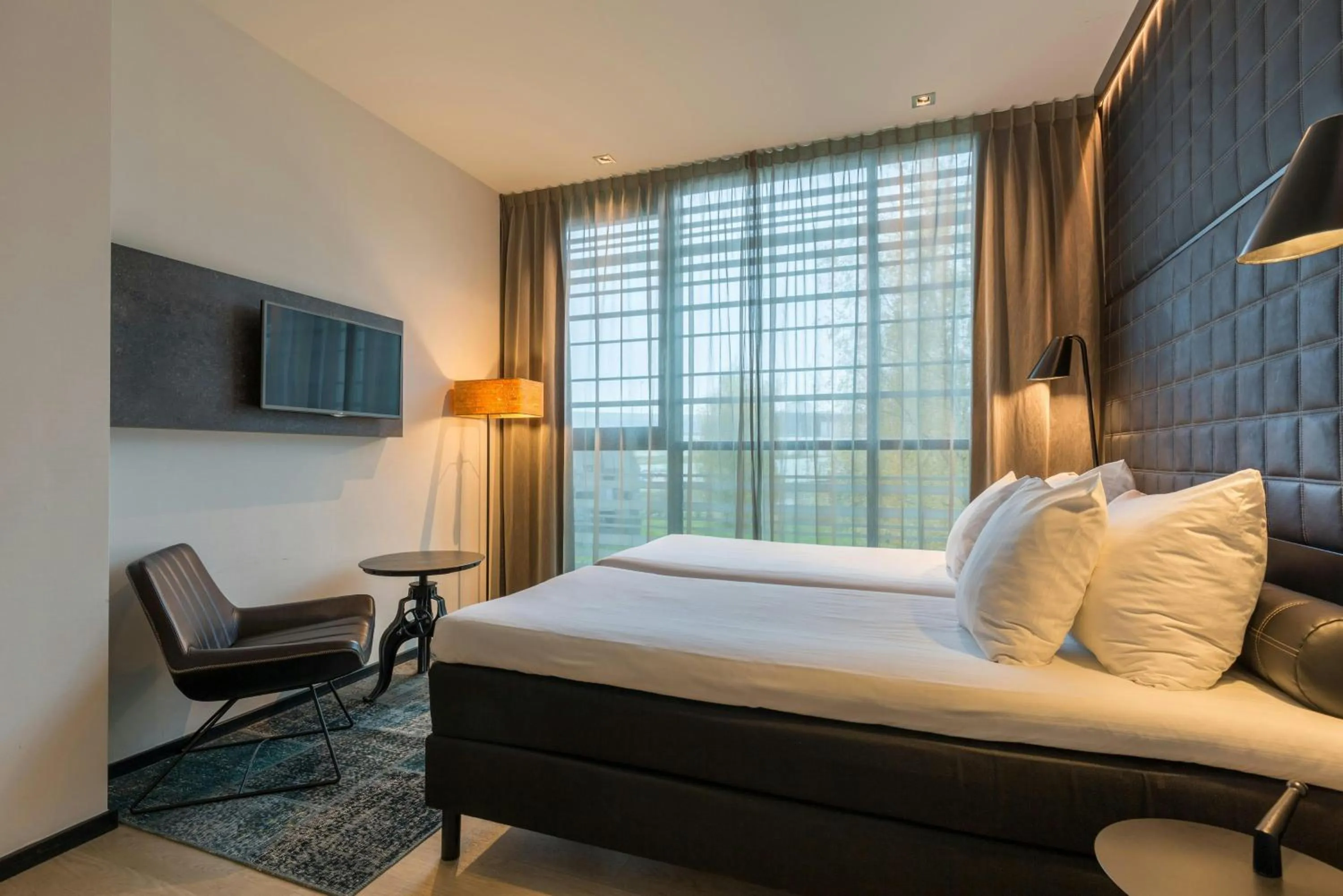 Bedroom, Bed in Leonardo Hotel Groningen Stadspark