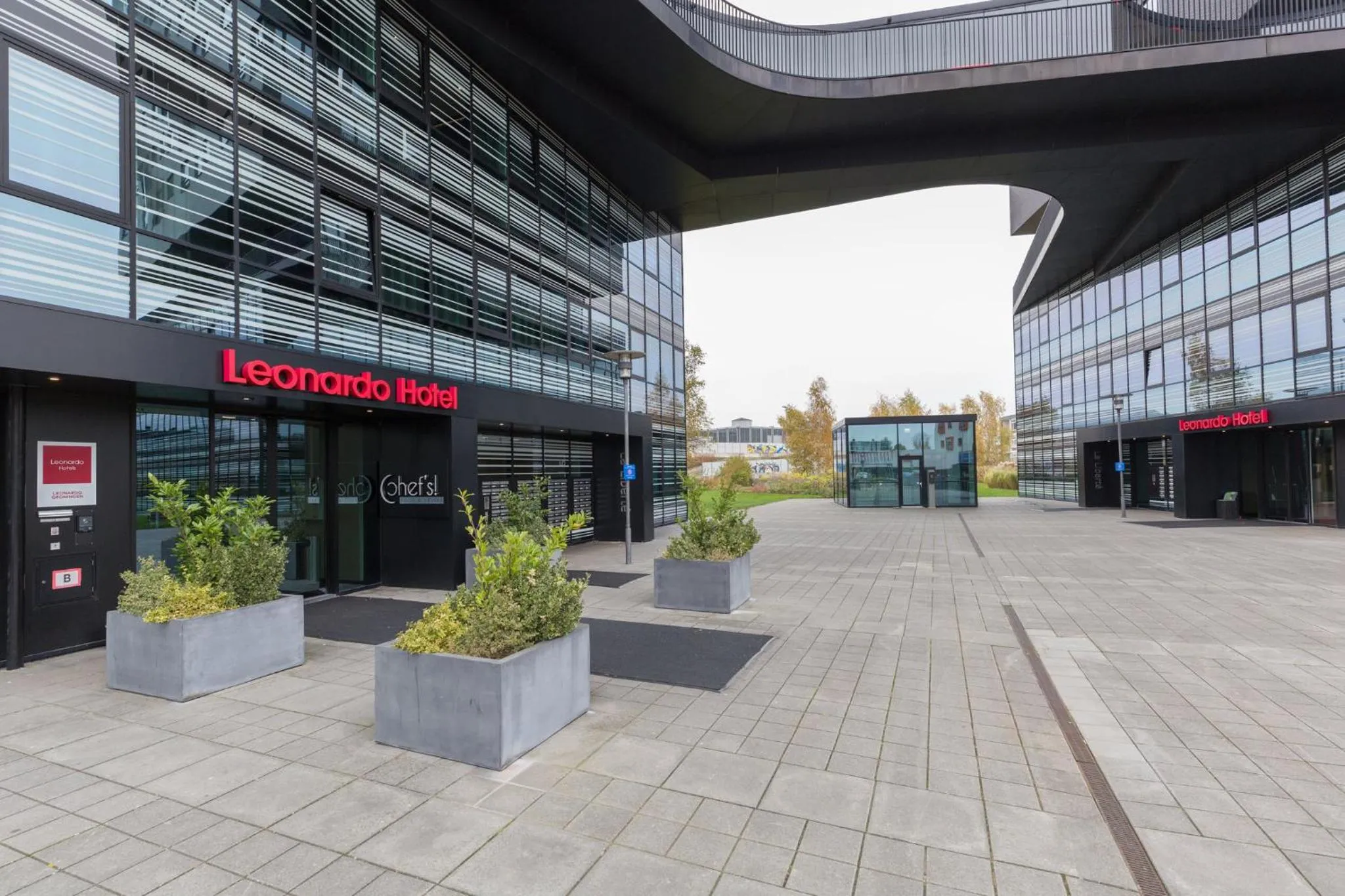 Facade/entrance in Leonardo Hotel Groningen Stadspark