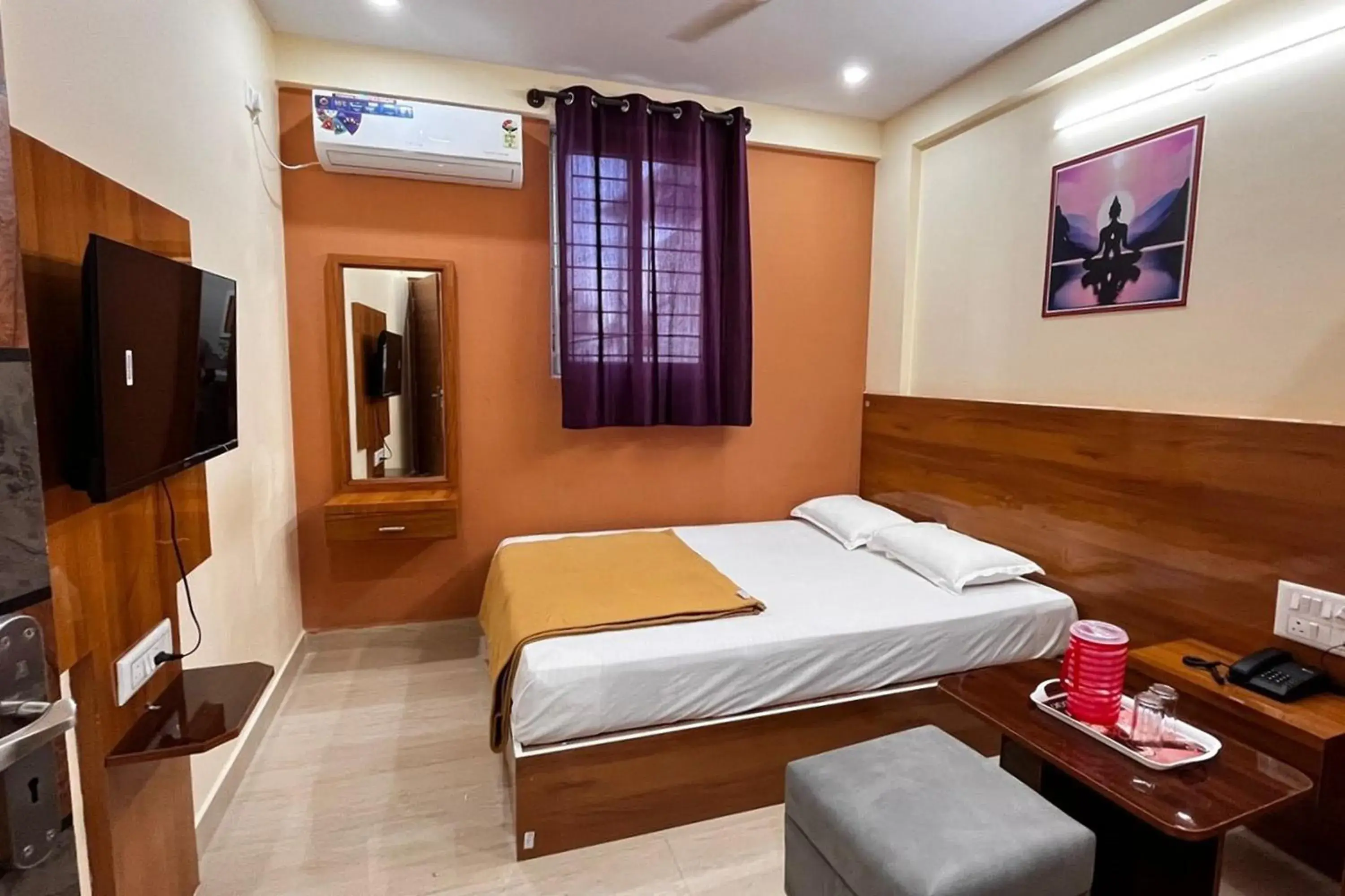 Double Room in Krishna Stay Inn Double Room in Krishna Stay Inn