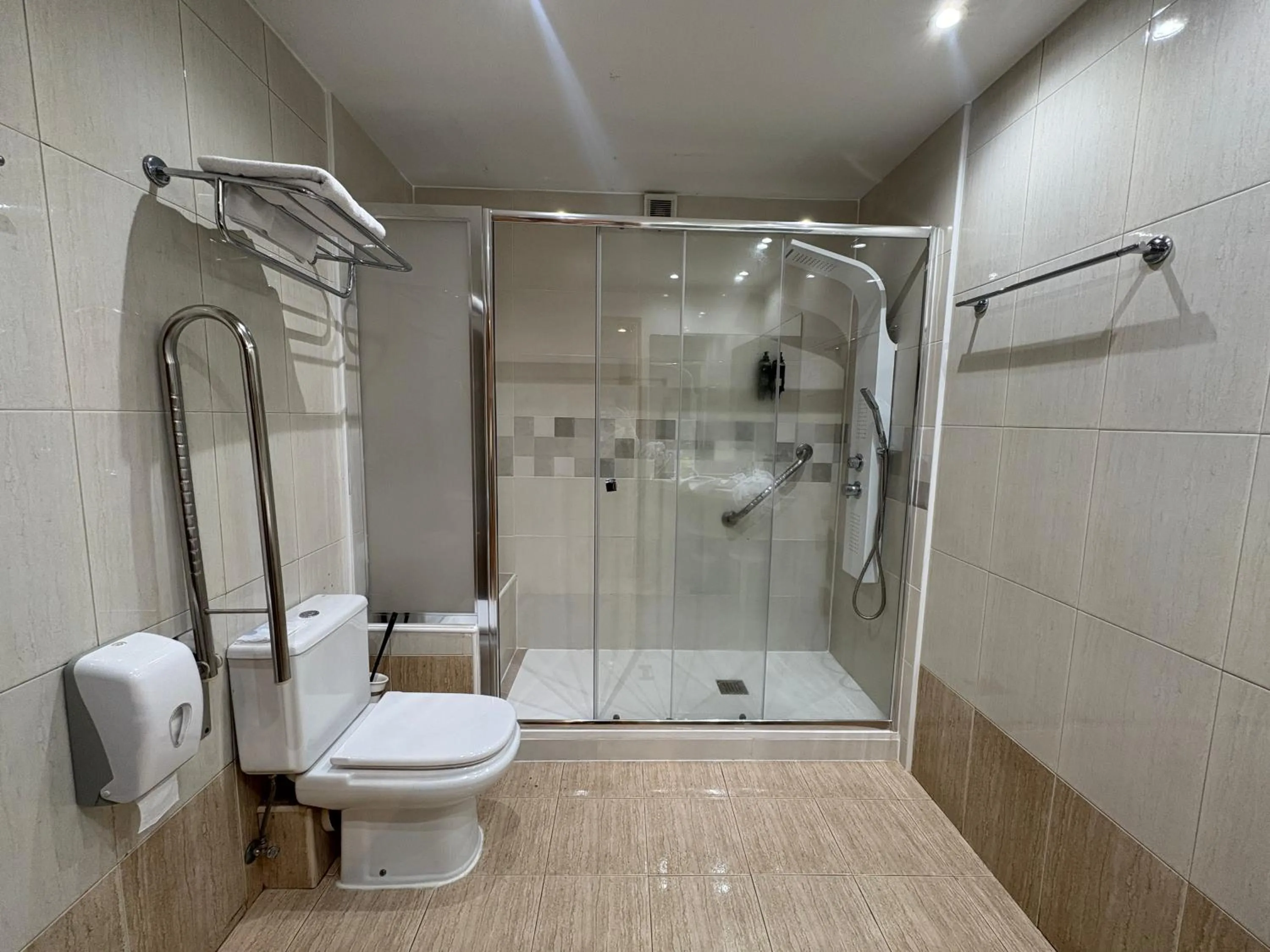 Shower in Nest Style Santiago