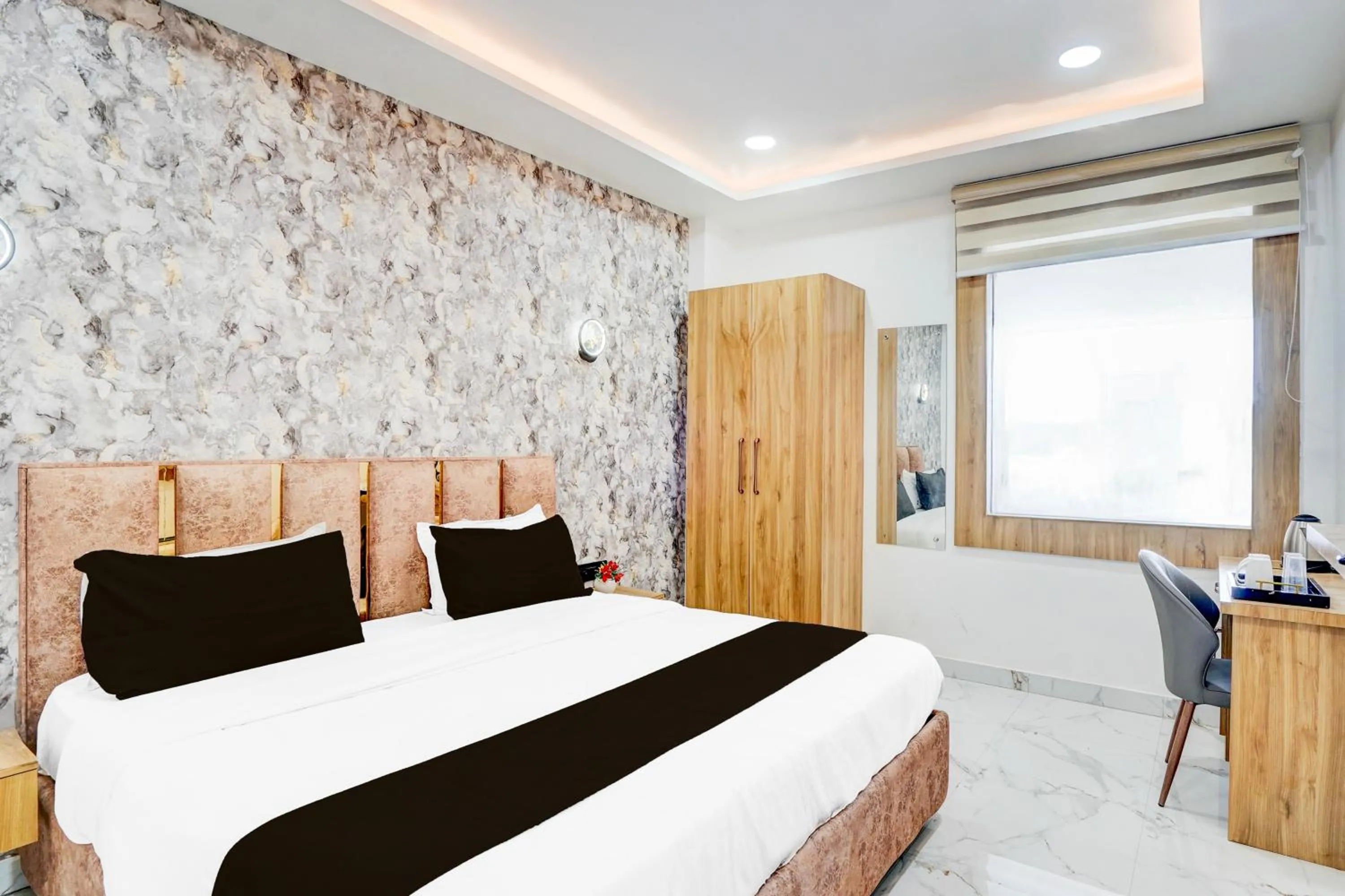 Bedroom, Bed in Super Collection O Ram Mandir Ayodhya Formerly Hotel Aarambh