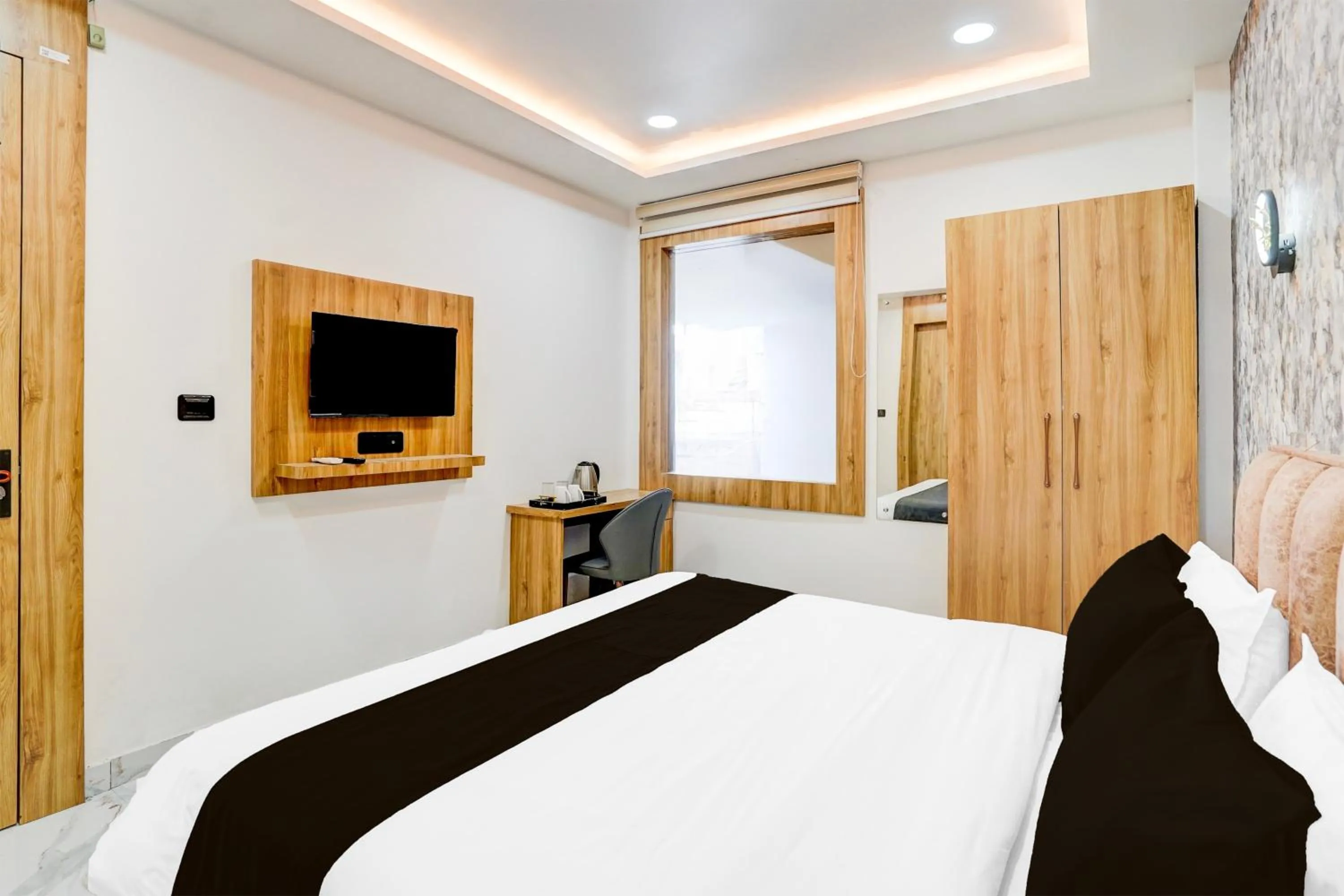 Bedroom, Bed in Super Collection O Ram Mandir Ayodhya Formerly Hotel Aarambh